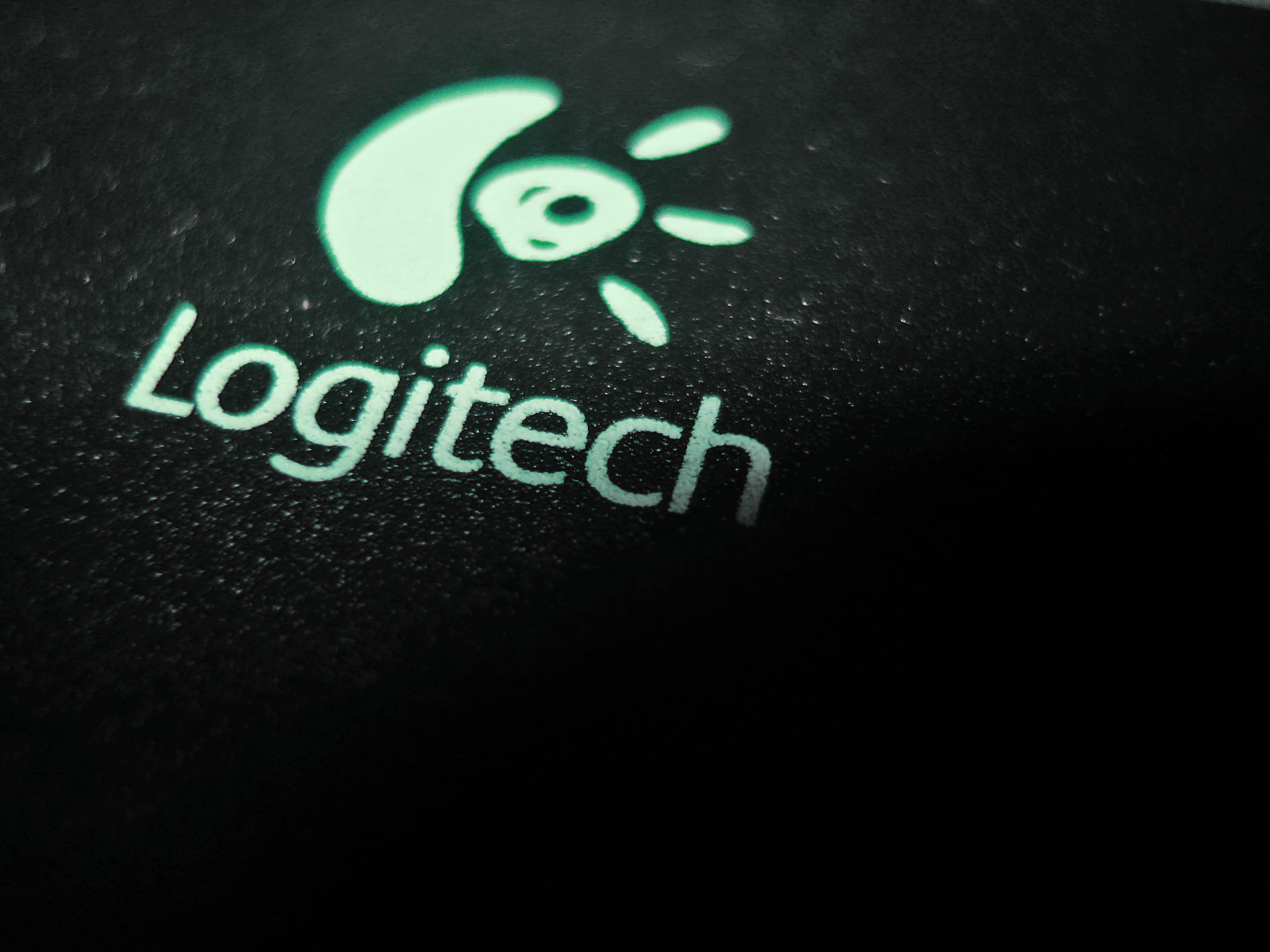 Logitech Background Related Keywords & Suggestions