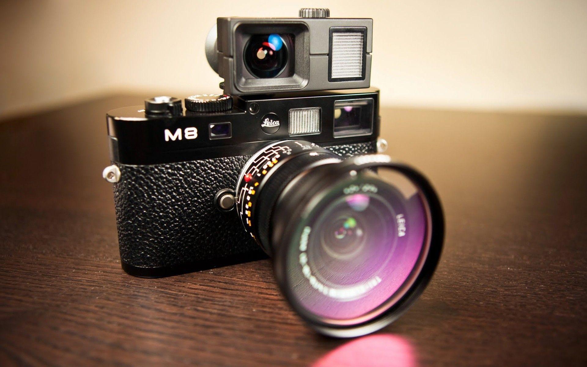 Find out: Mirrorless DSLR Leica M8 wallpaper