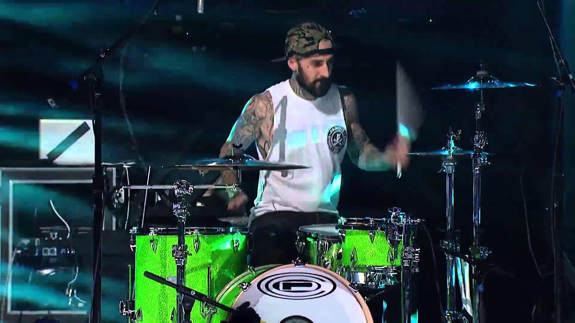 Linkin Park feat. Travis Barker It Out Concert for