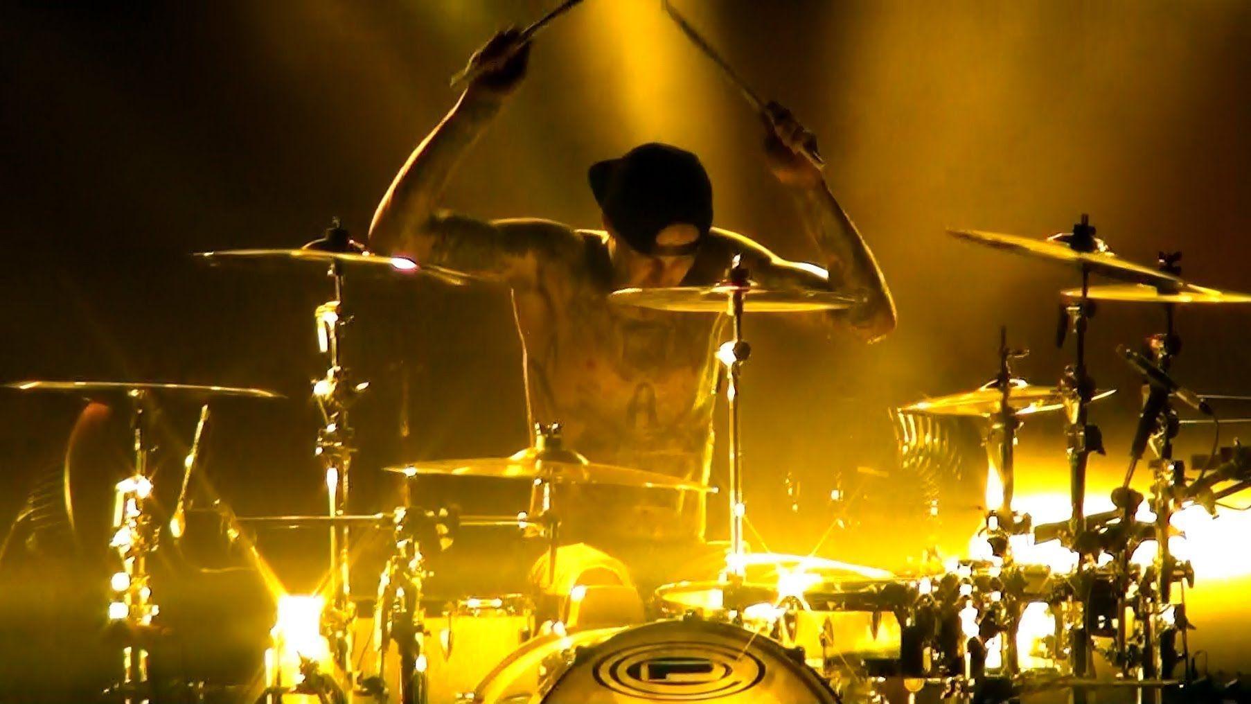 Travis Barker Drum Solo (Barcelona 2012) HD