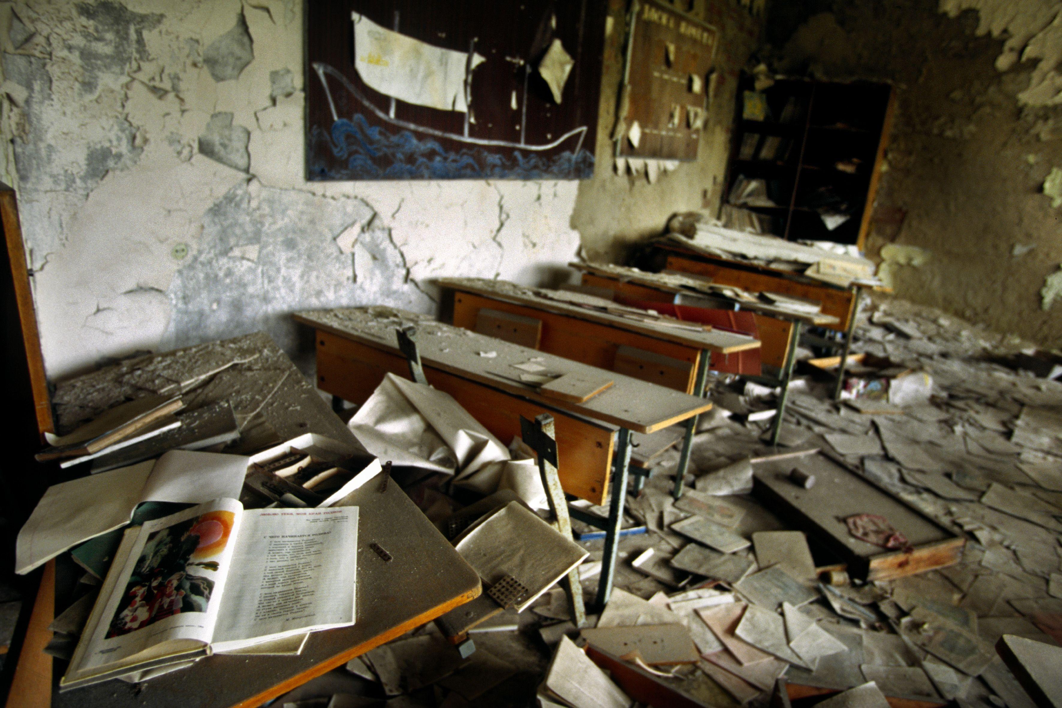 ruins, Chernobyl, classroom, abandoned wallpaper