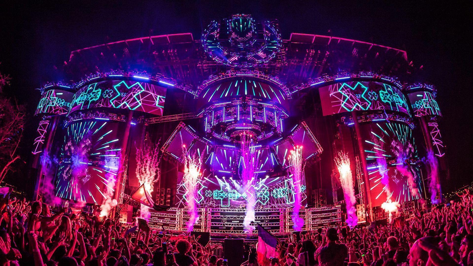 Ultra Music Festival Lights Up Miami's Bayfront Park
