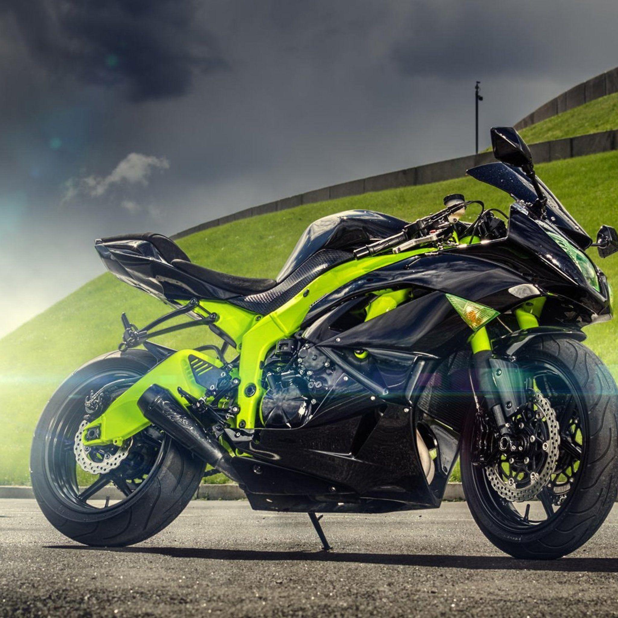 Download Kawasaki Ninja ZX6R HD Wallpaper In 2048x2048 Screen