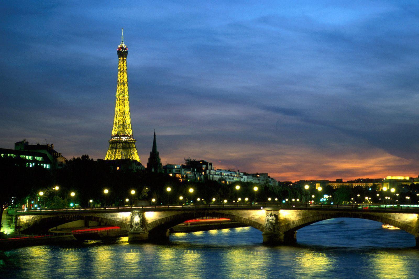 River Paris Wallpaper