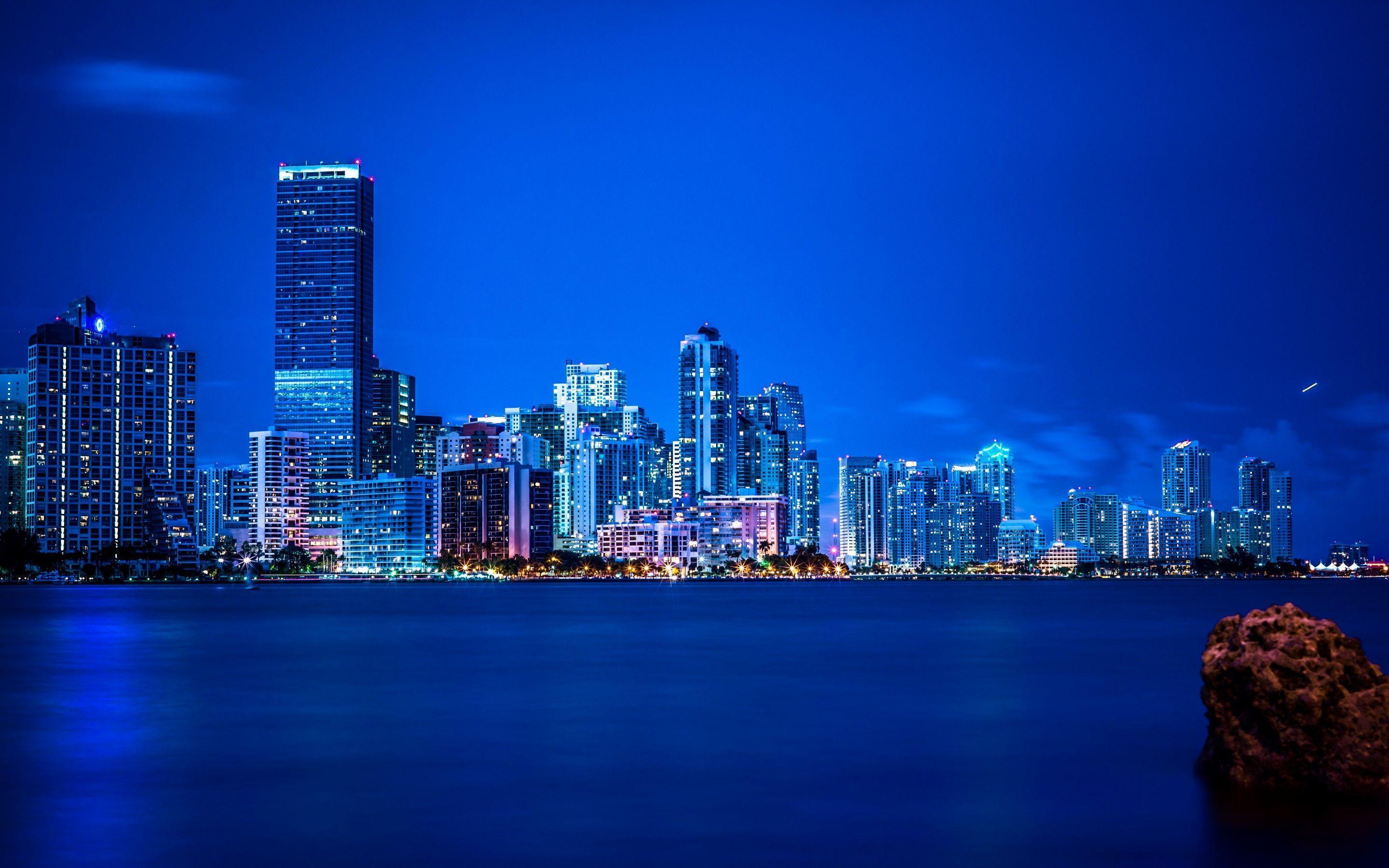 Miami night lights panorama vice city wallpaperx1800