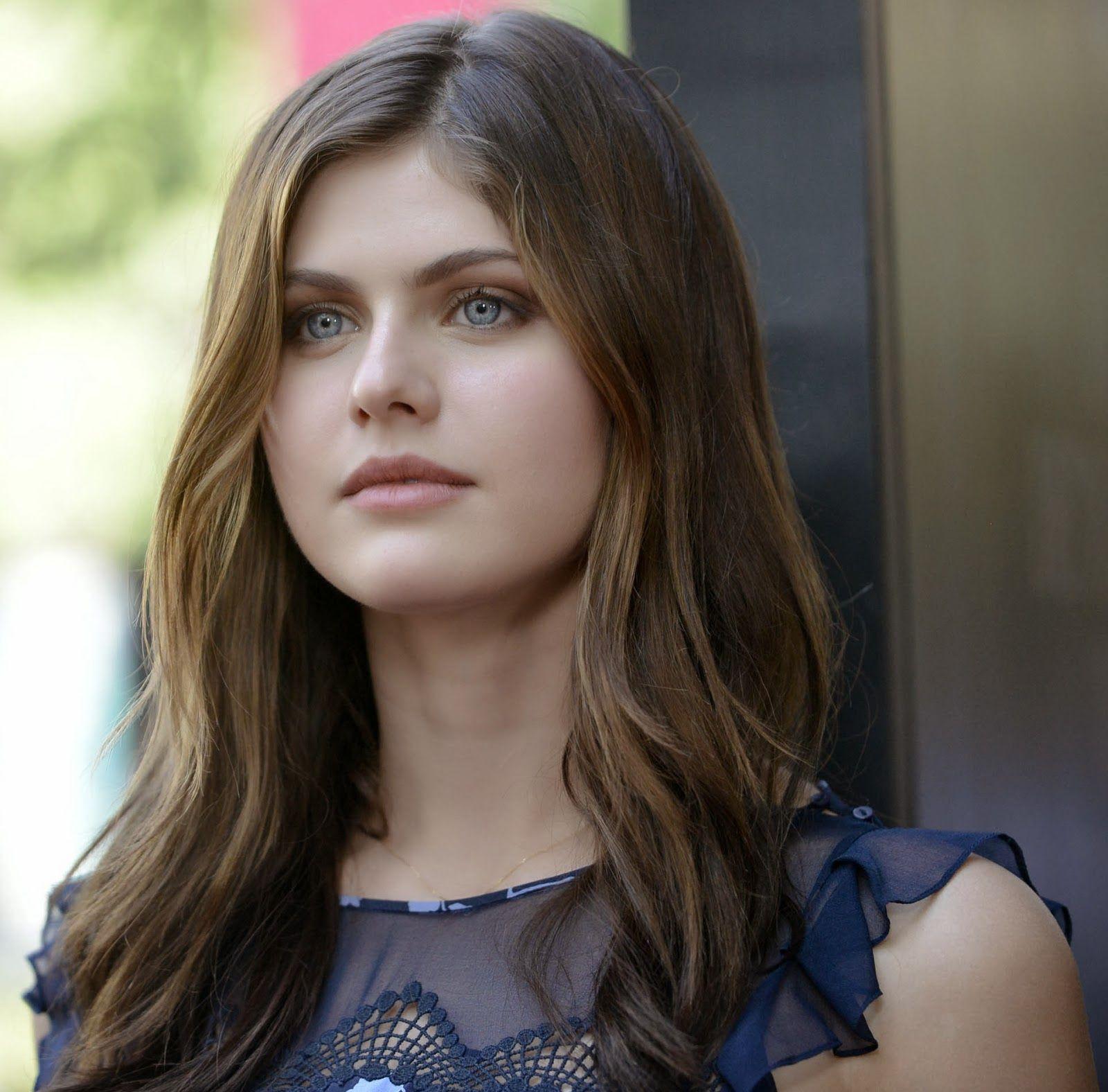 Alexandra Daddario HD Wallpaper Wallpaper Blog