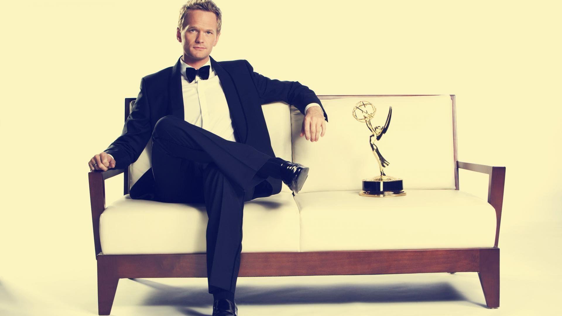Fondo De Pantalla Del Traje De Barney Stinson