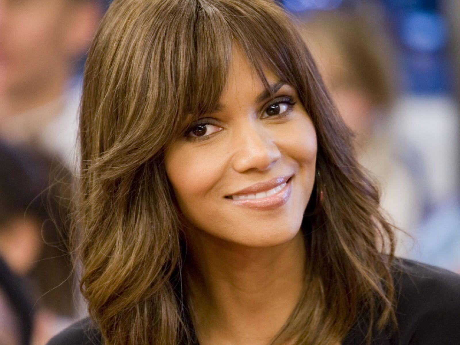 Gorgeous HD Halle Berry Wallpaper