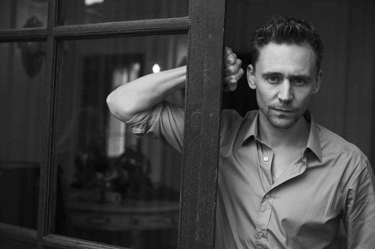 Tom Hiddleston HD Desktop Wallpaper