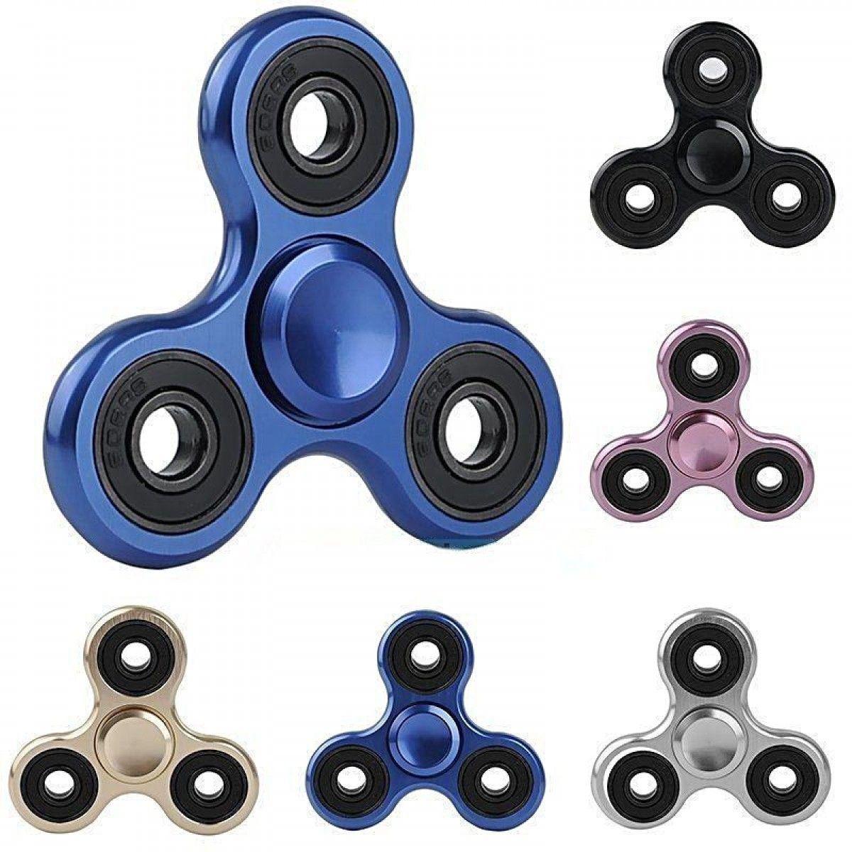 Fidget SpinnerBlue And White Wallpaper
