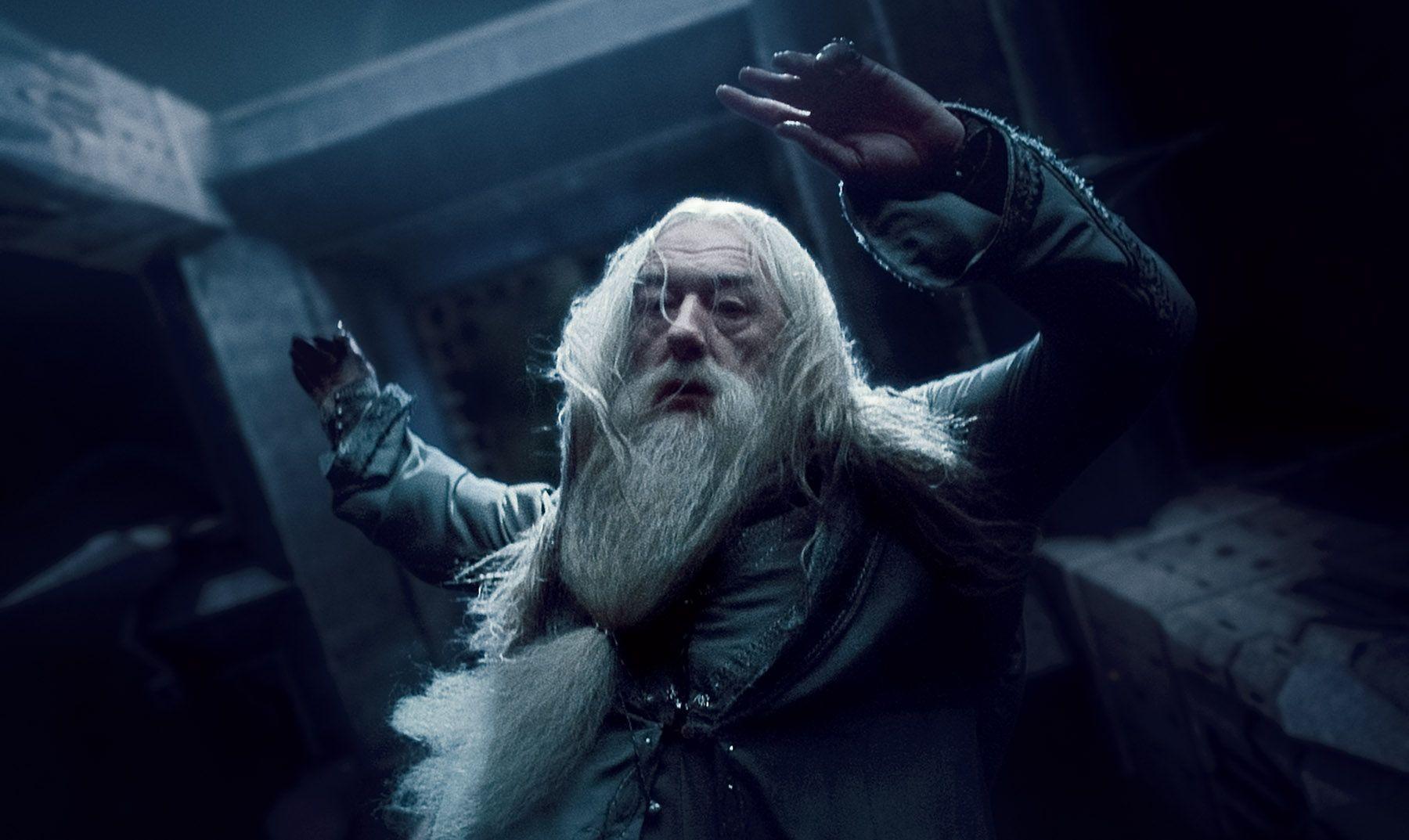 Dumbledore in Harry Potter and the Deathly Hallows Desktop Wallpaper