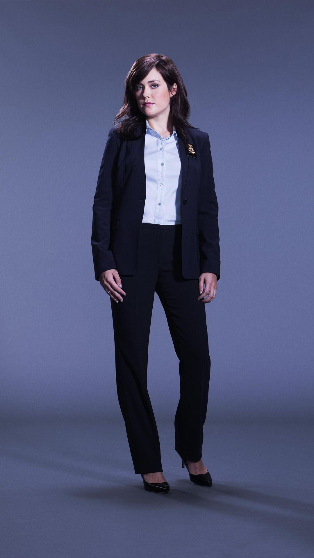 Megan Boone as Elizabeth Keen in The Blacklist Mobile Wallpaper 25467