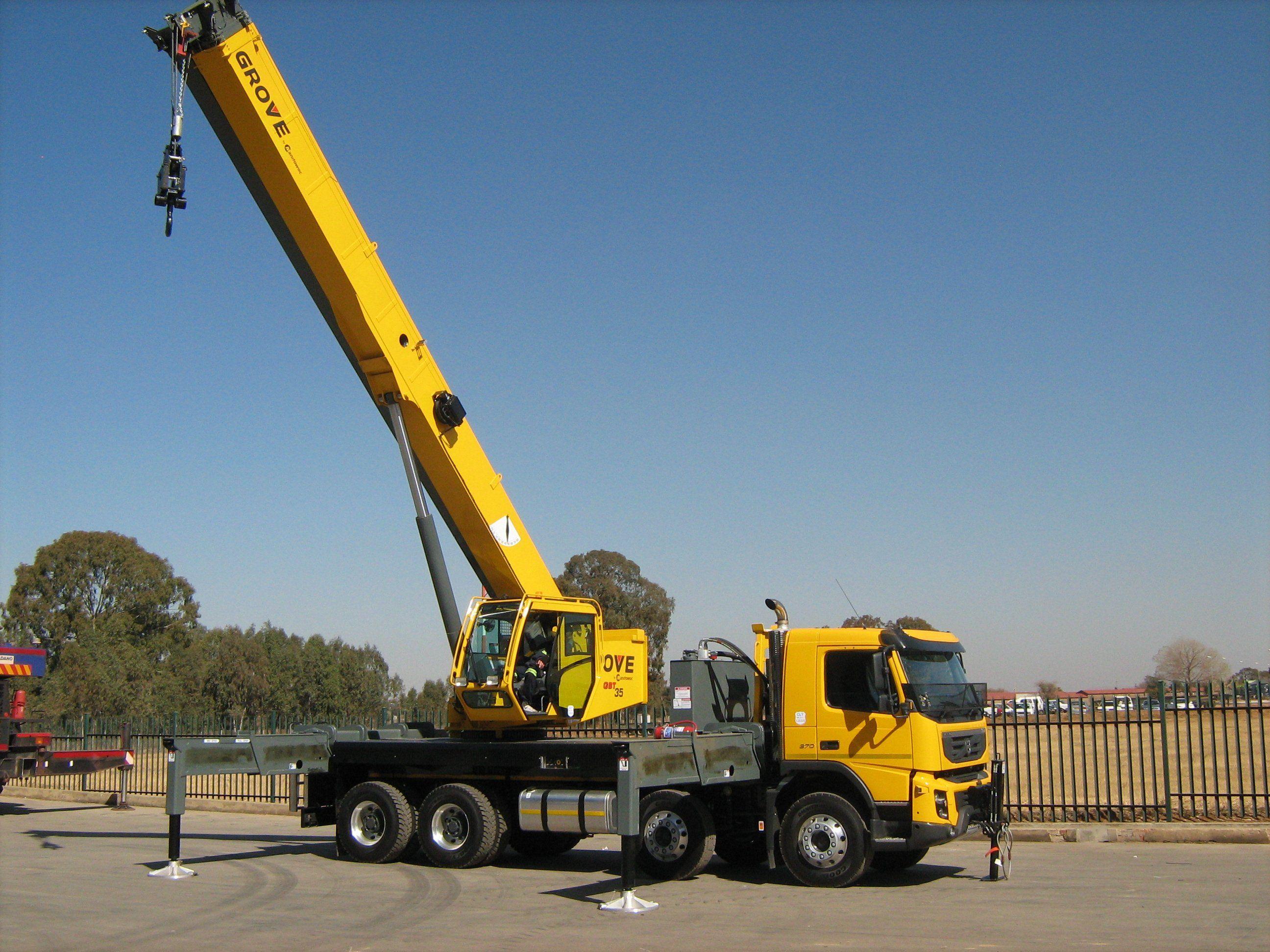 MOBILE CRANE construction truck semi tractor ariel cranes boom