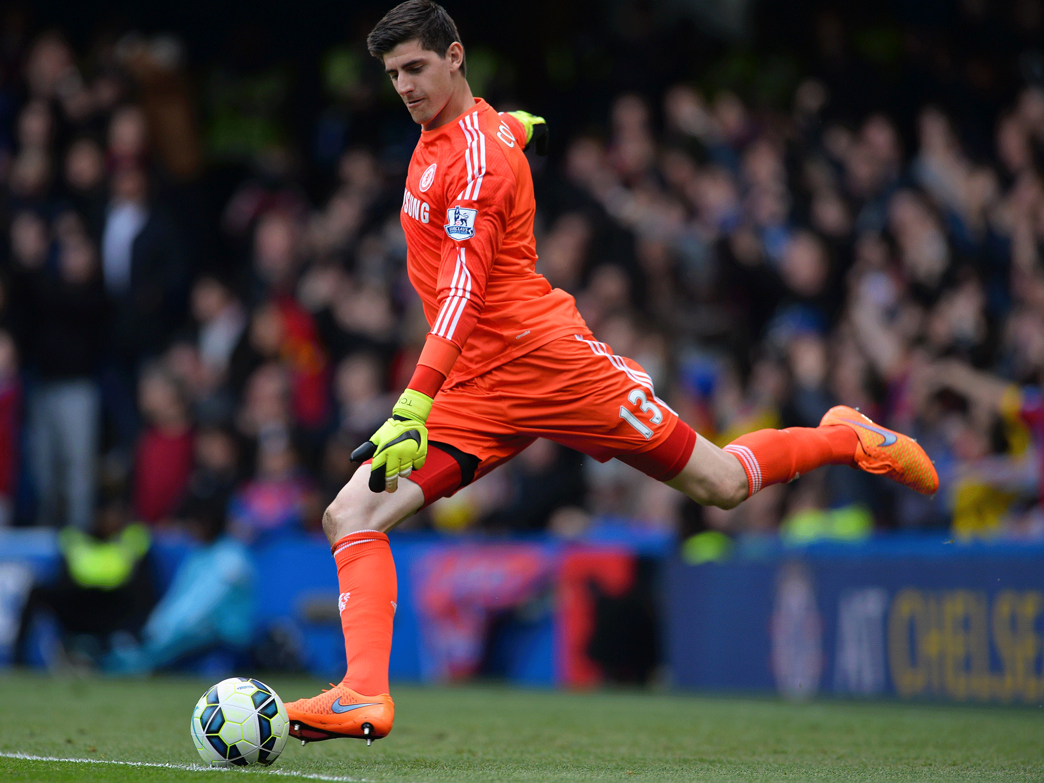 Thibaut Courtois to Real Madrid: Chelsea facing 'a battle' to keep