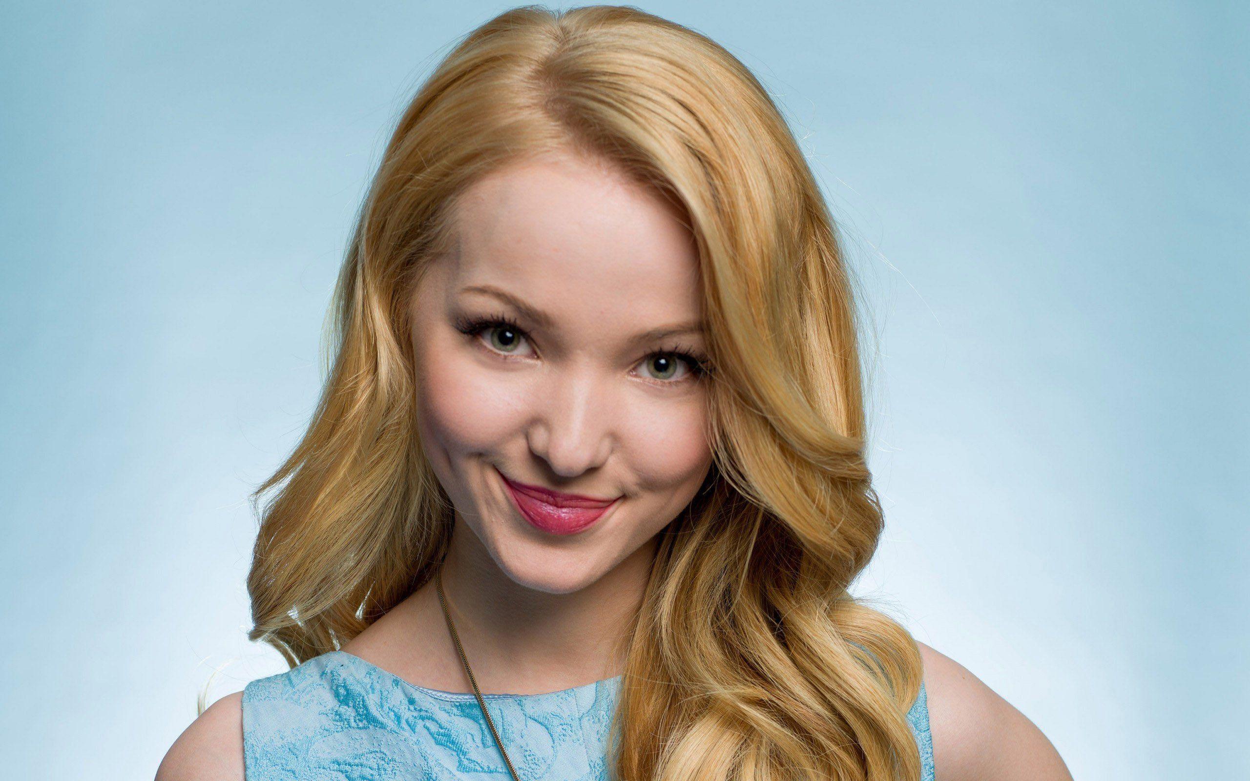 Dove Cameron Wallpapers.