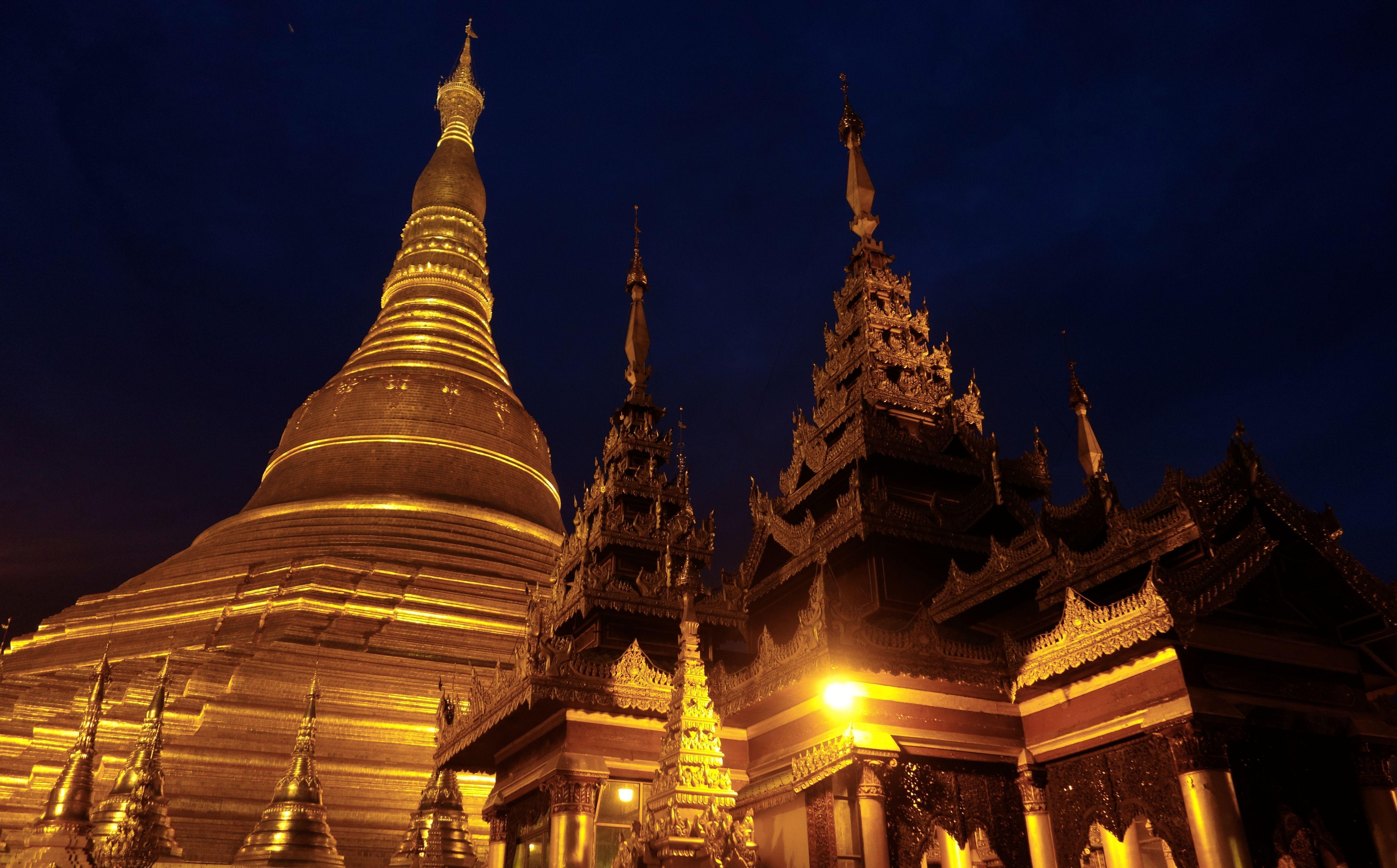 Shwedagon Pagoda HD Wallpaper