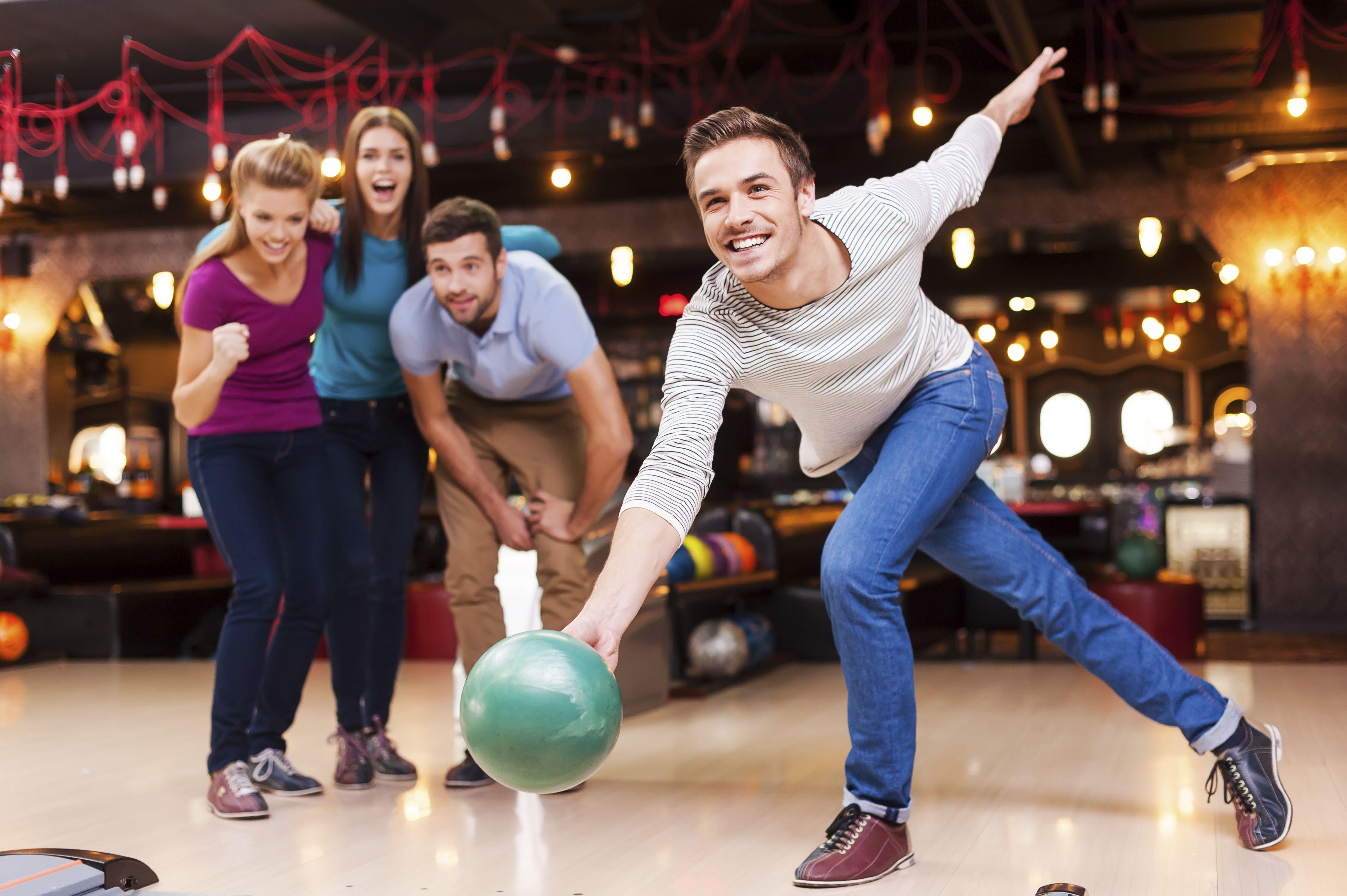 Bowling Wallpaper Image Photo Picture Background