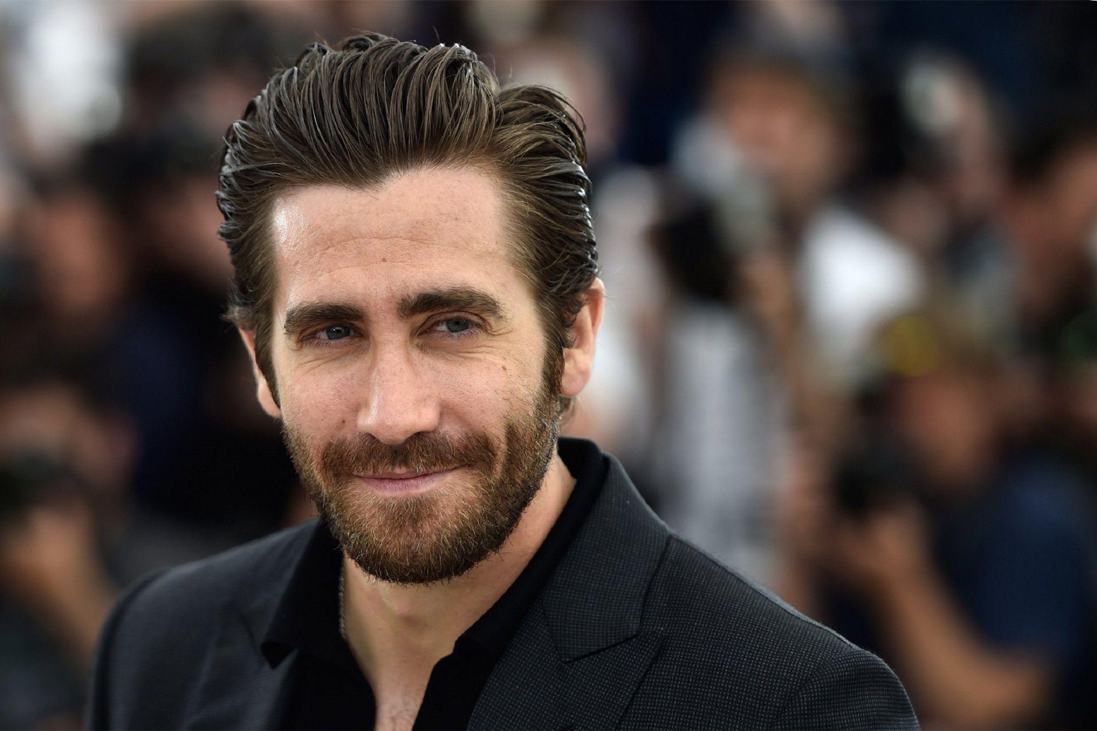 Jake Gyllenhaal Wallpaper Image Photo Picture Background