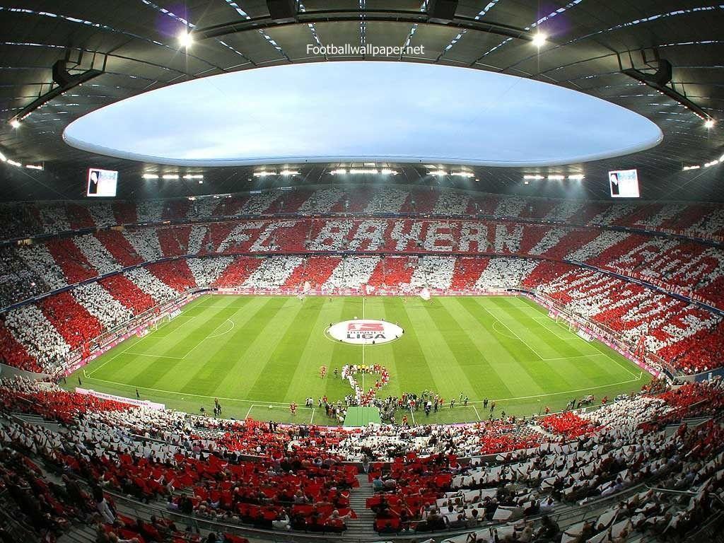 Bayern Muchen, Allianz Arena, BEUTIFUL and very big, and it turns