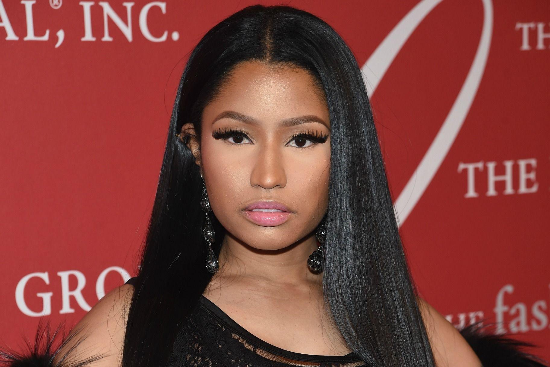 Nicki Minaj Posted A Jaw Dropping Topless Pic On Instagram