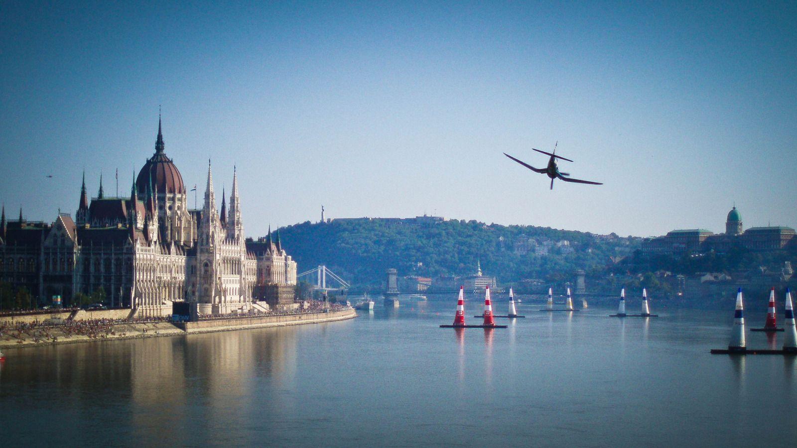 Hungarian Parliament Building widescreen wallpaper. Wide