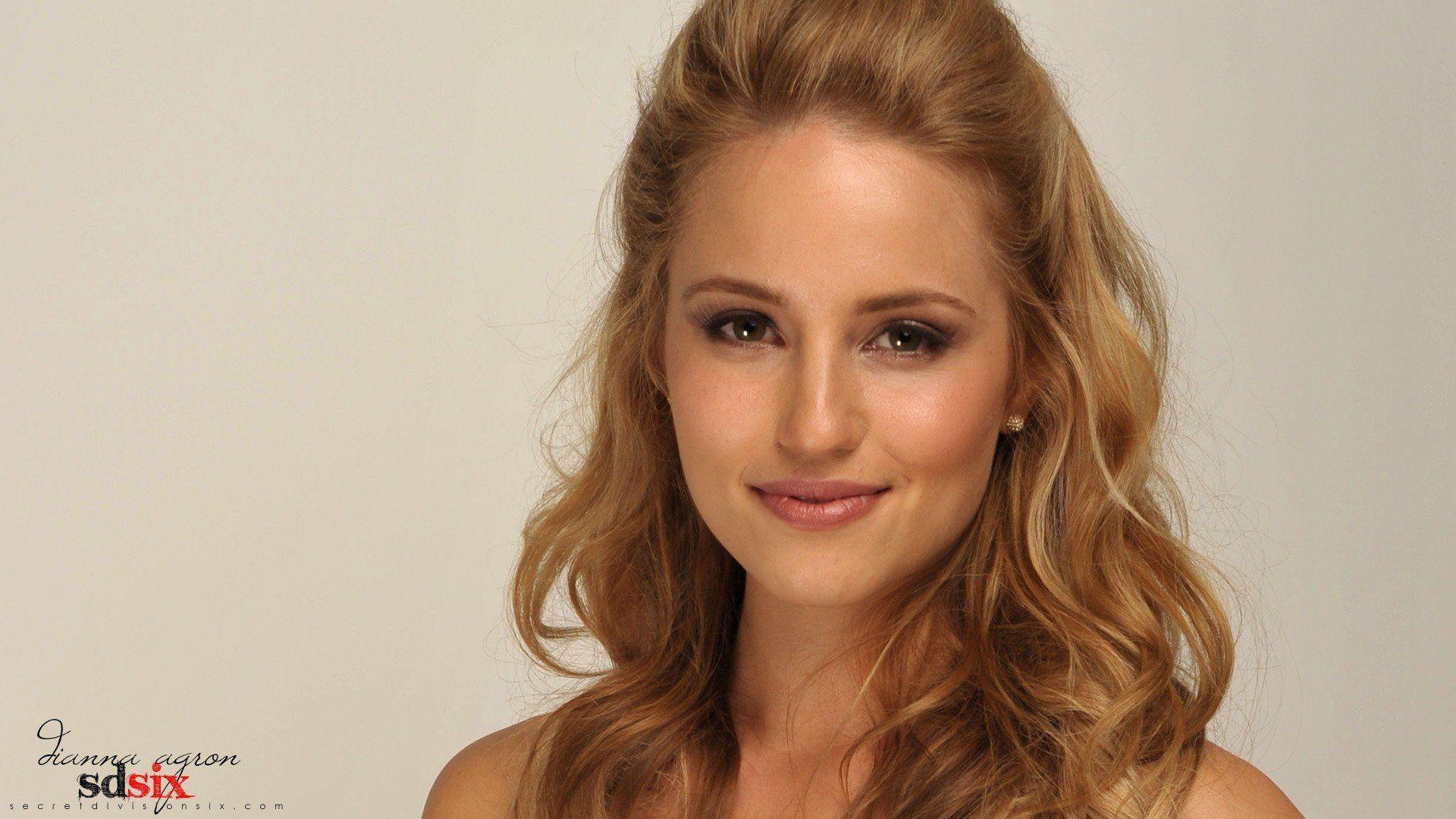 Dianna Agron Wallpaper