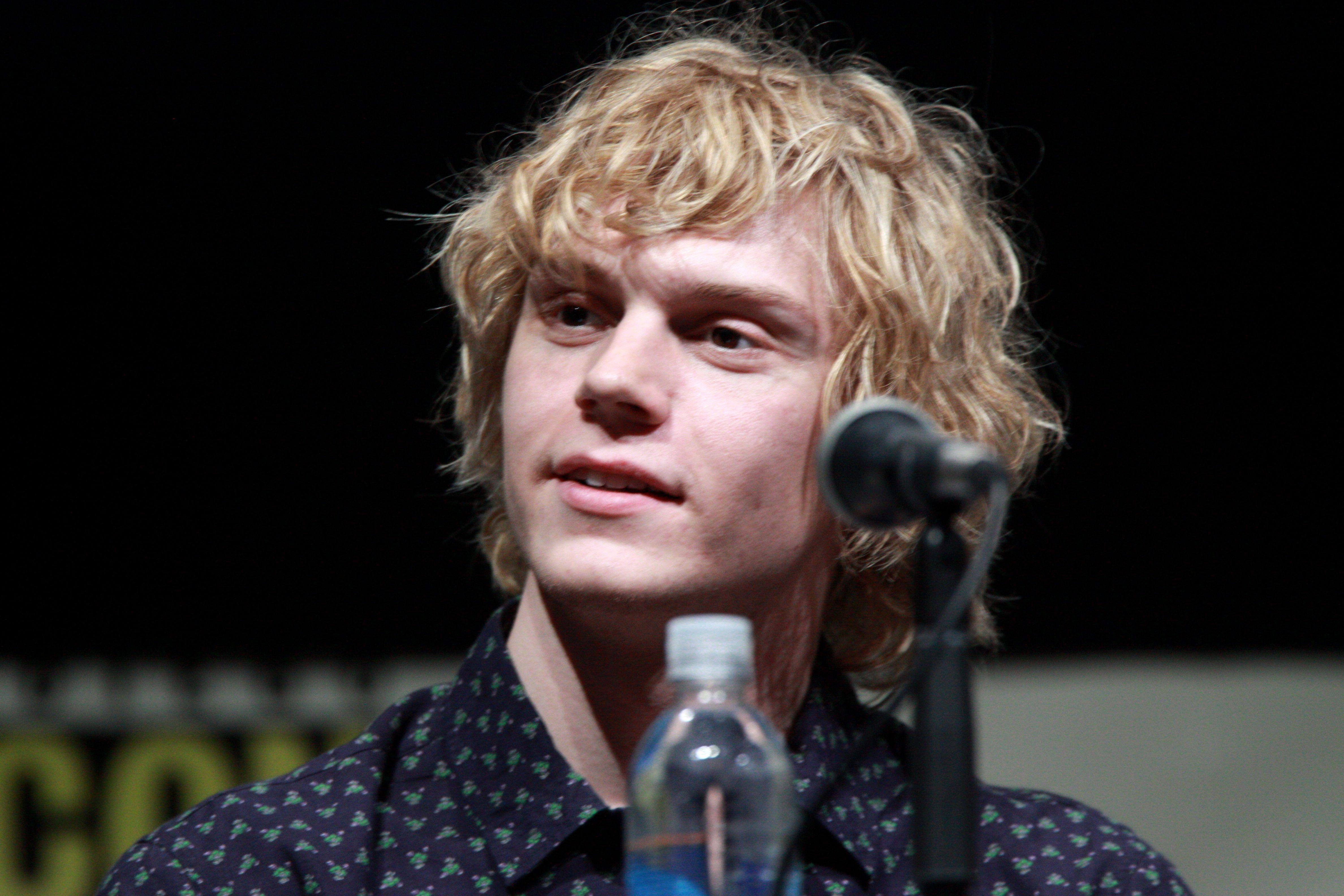 Evan Peters HD Wallpaper for desktop download