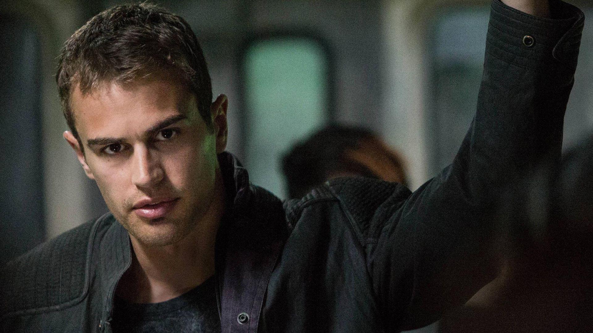 Divergent Movie Theo James 2014 Photo Collection. Men Perfumes