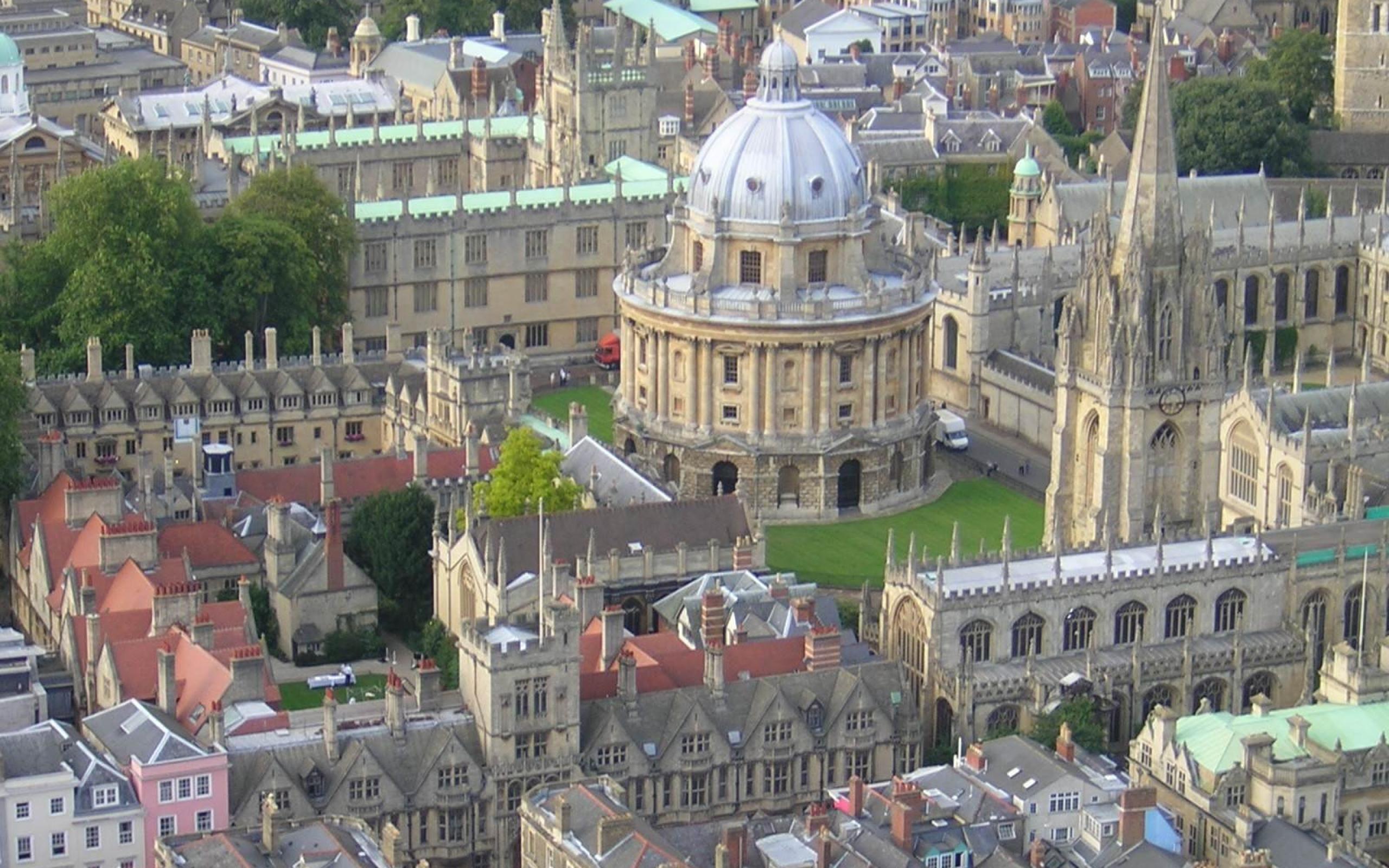 Oxford sights. Оксфордский университет Великобритания. Сити-оф-Оксфорд университет. Оксфорд город в Великобритании. Оксфордский университет 1096.