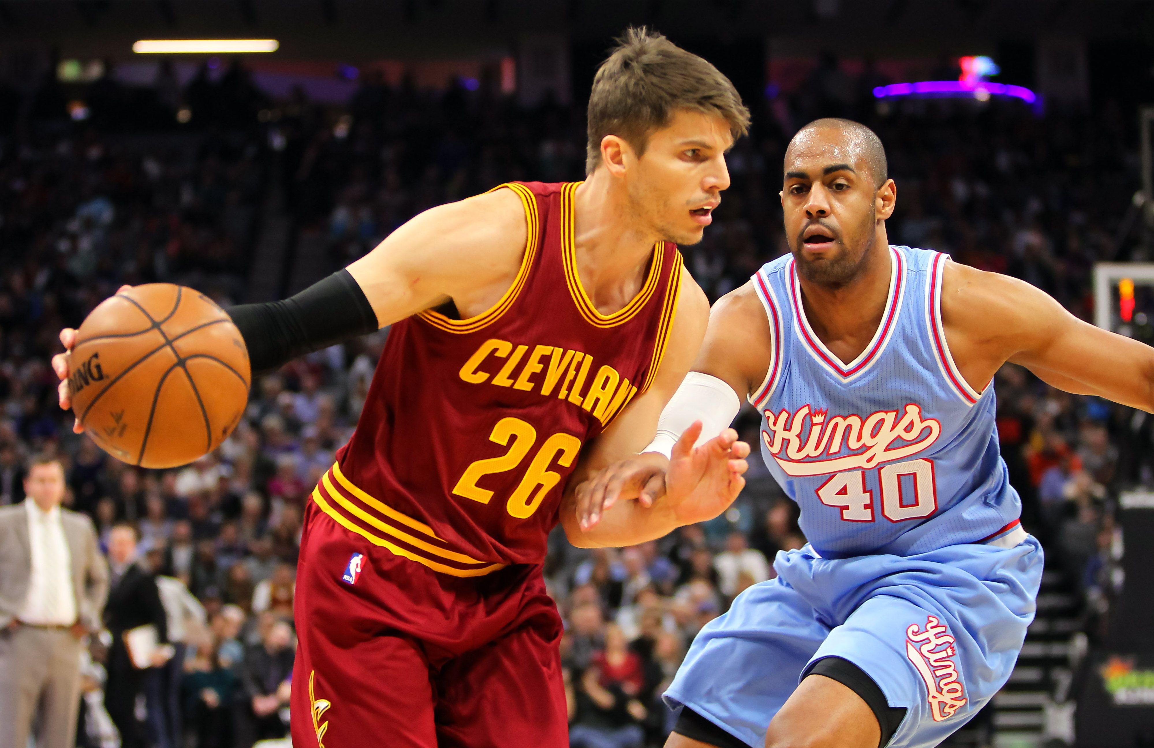 How Much Does Kyle Korver Boost Cavs Championship Odds?
