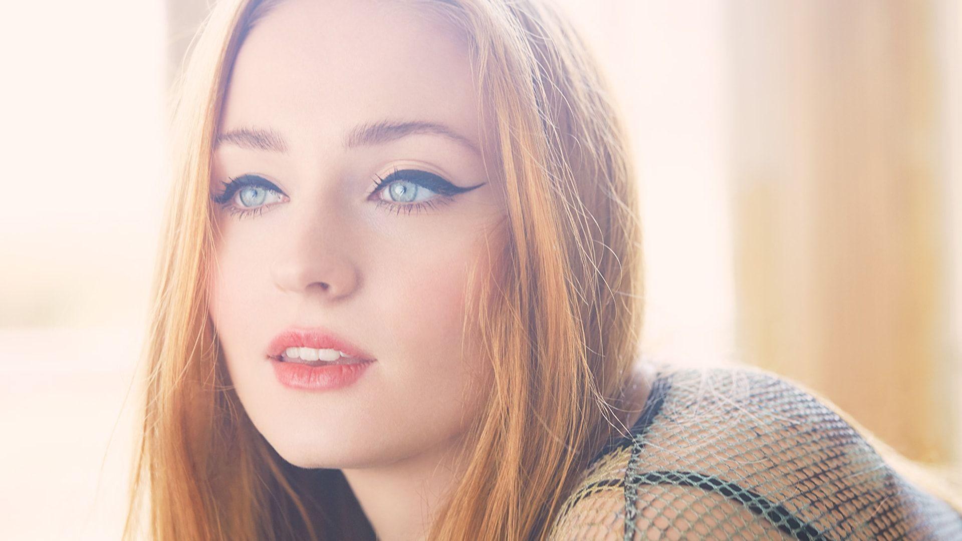 Sophie Turner HD Wallpaperwallpaper.net