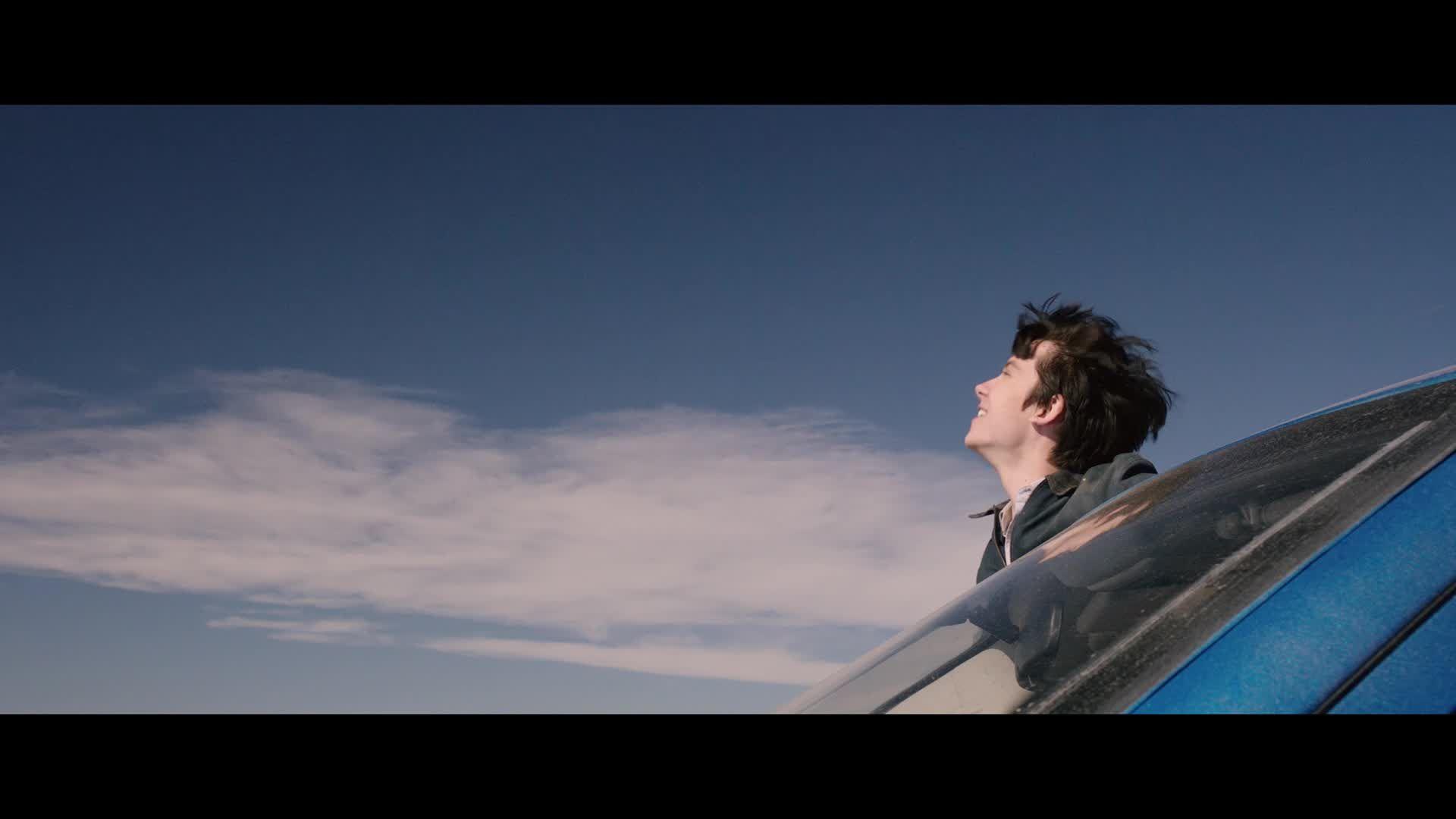 The Space Between Us (Official Trailer)