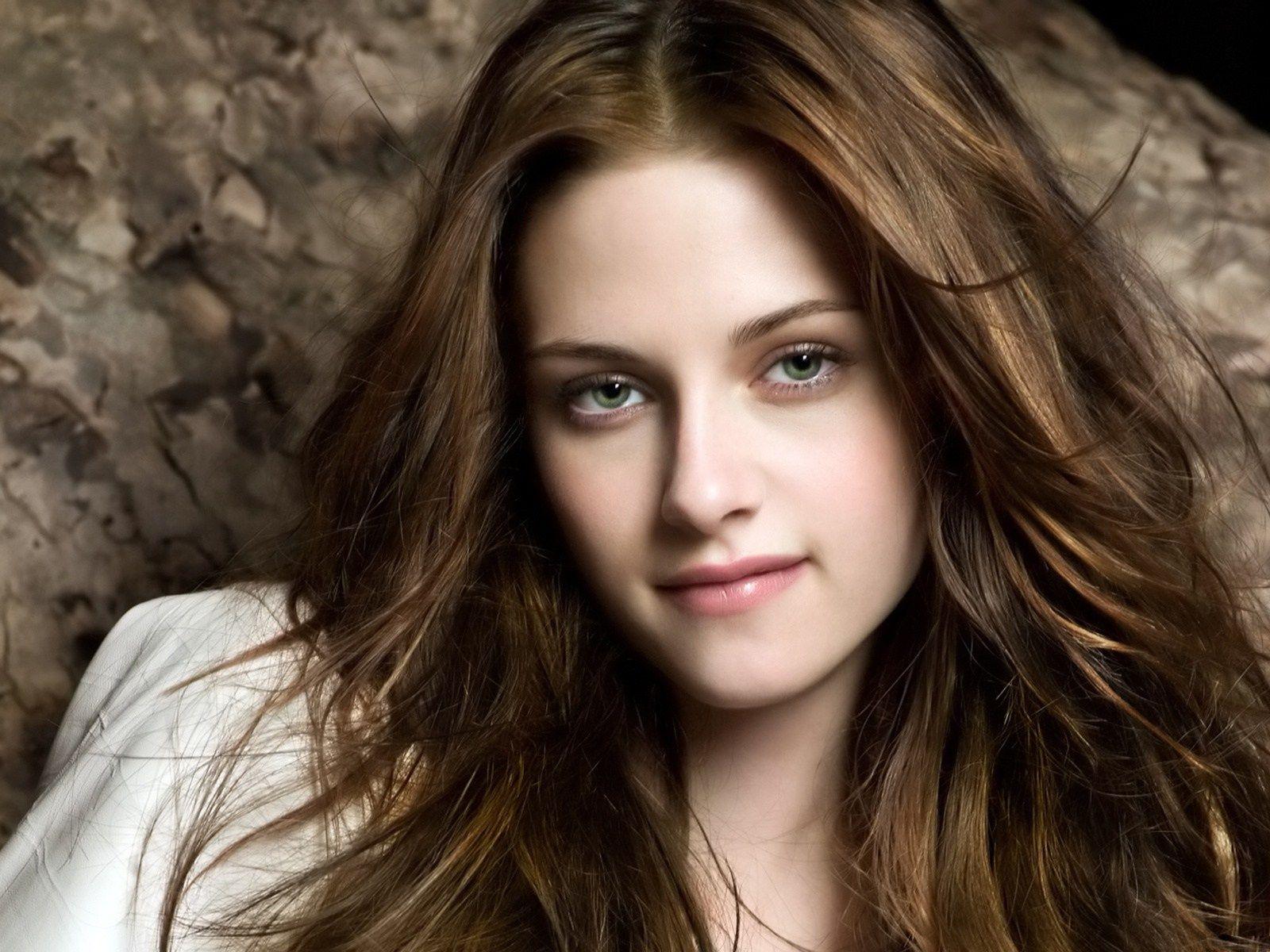 Top 12 Pretty Image Pictures Of Kristen Stewart WithOut Make Up.
