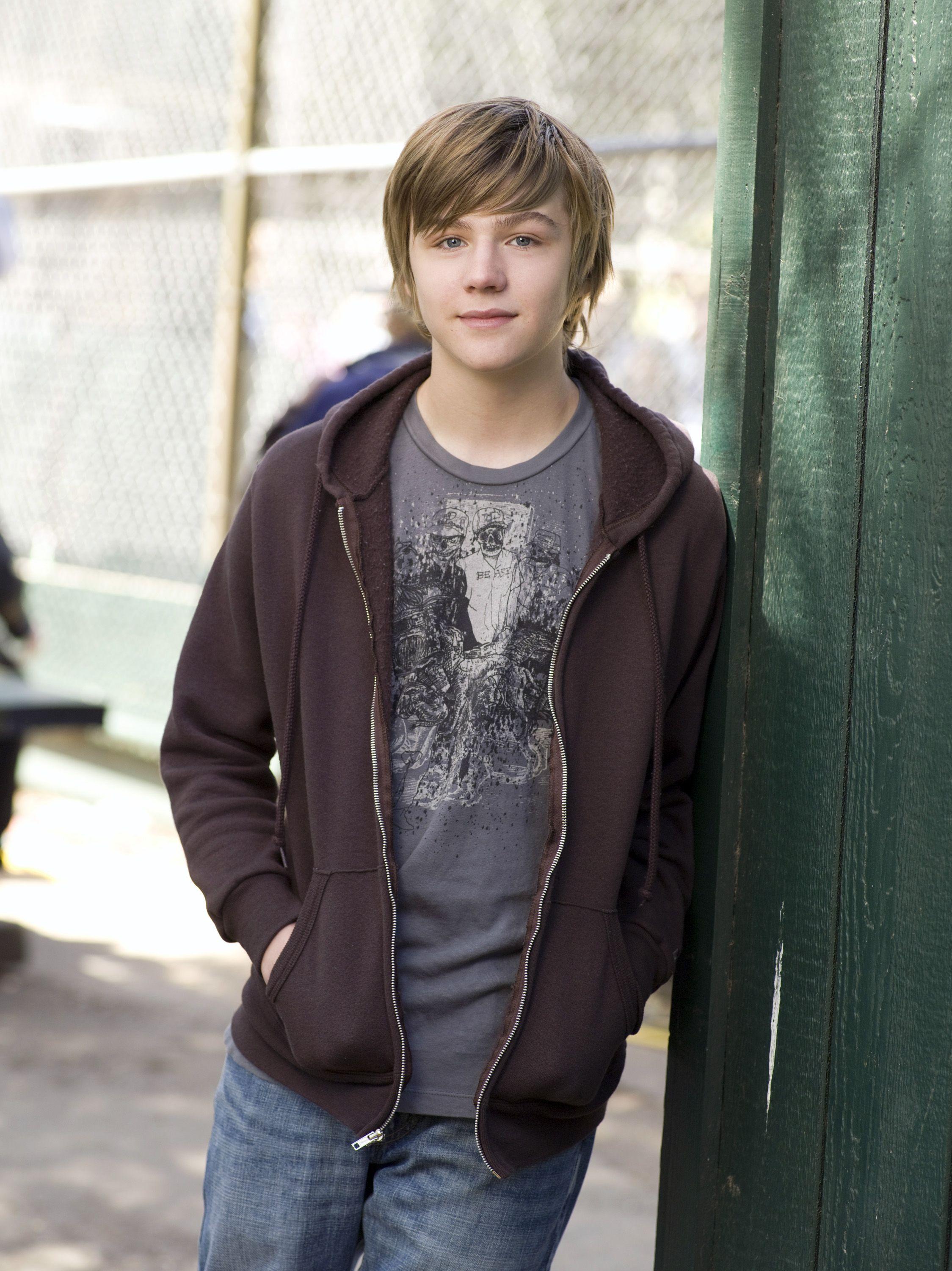 Miles Heizer Wallpapers - Wallpaper Cave
