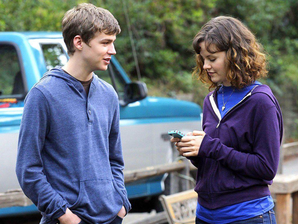 Parenthood: Sarah Ramos and Miles Heizer Would Love a Reunion