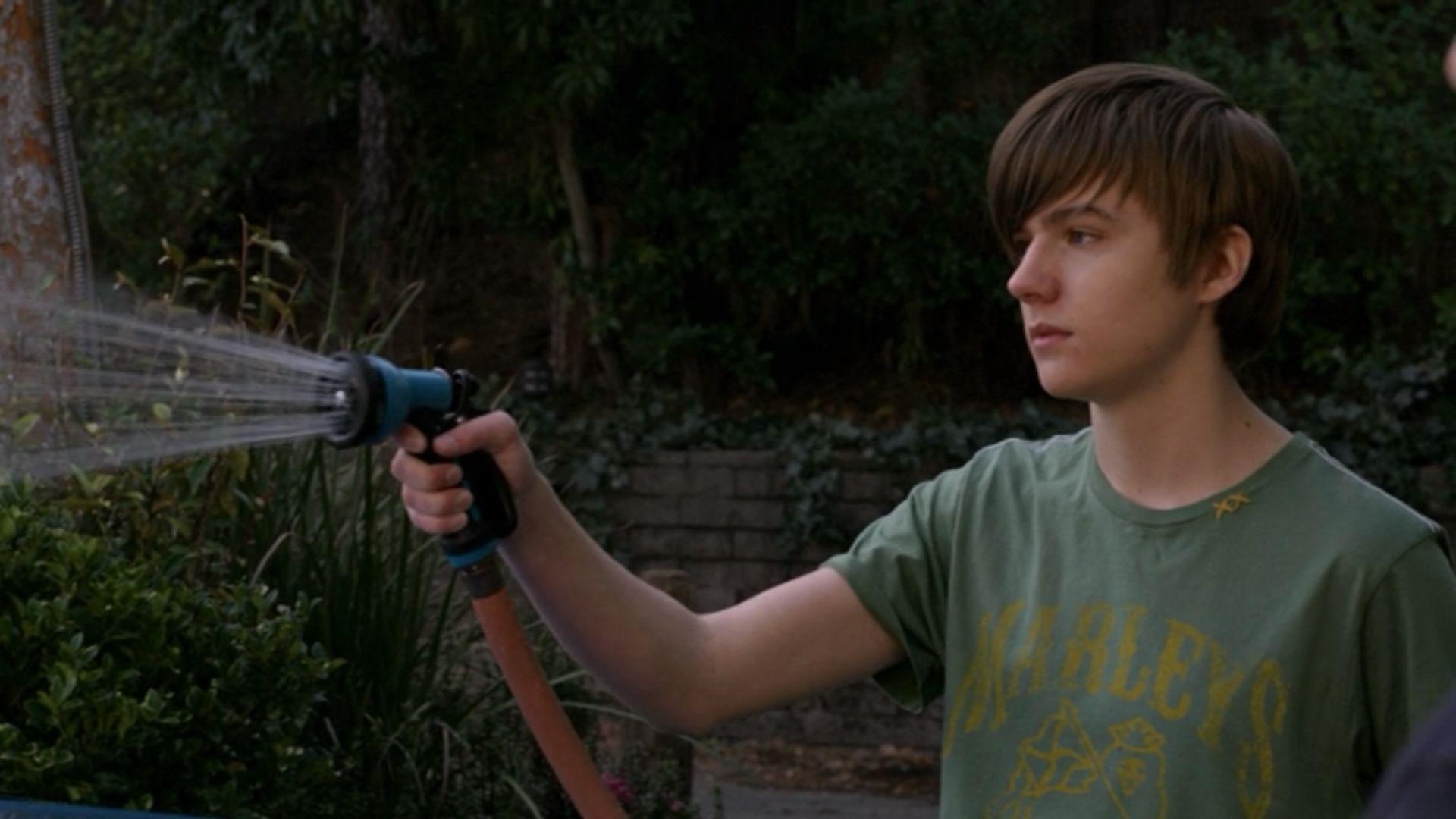 Picture of Miles Heizer in Parenthood, episode: Whassup