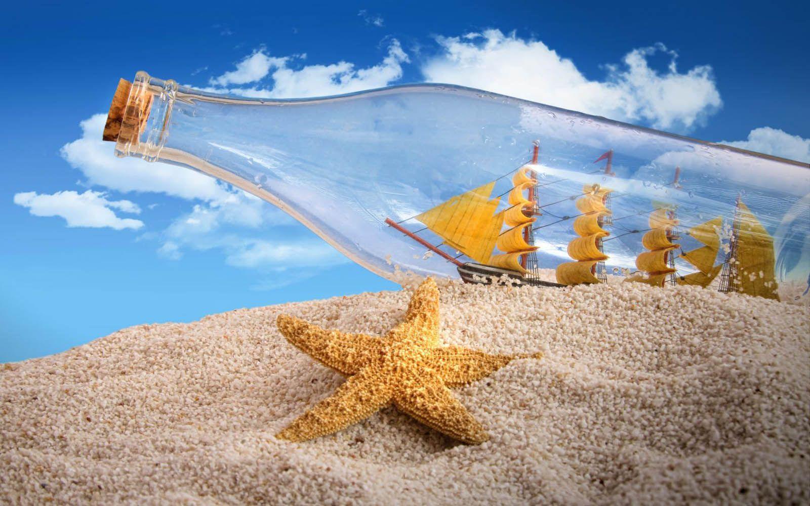 Gambar Keren Botol di Pasir Pantai