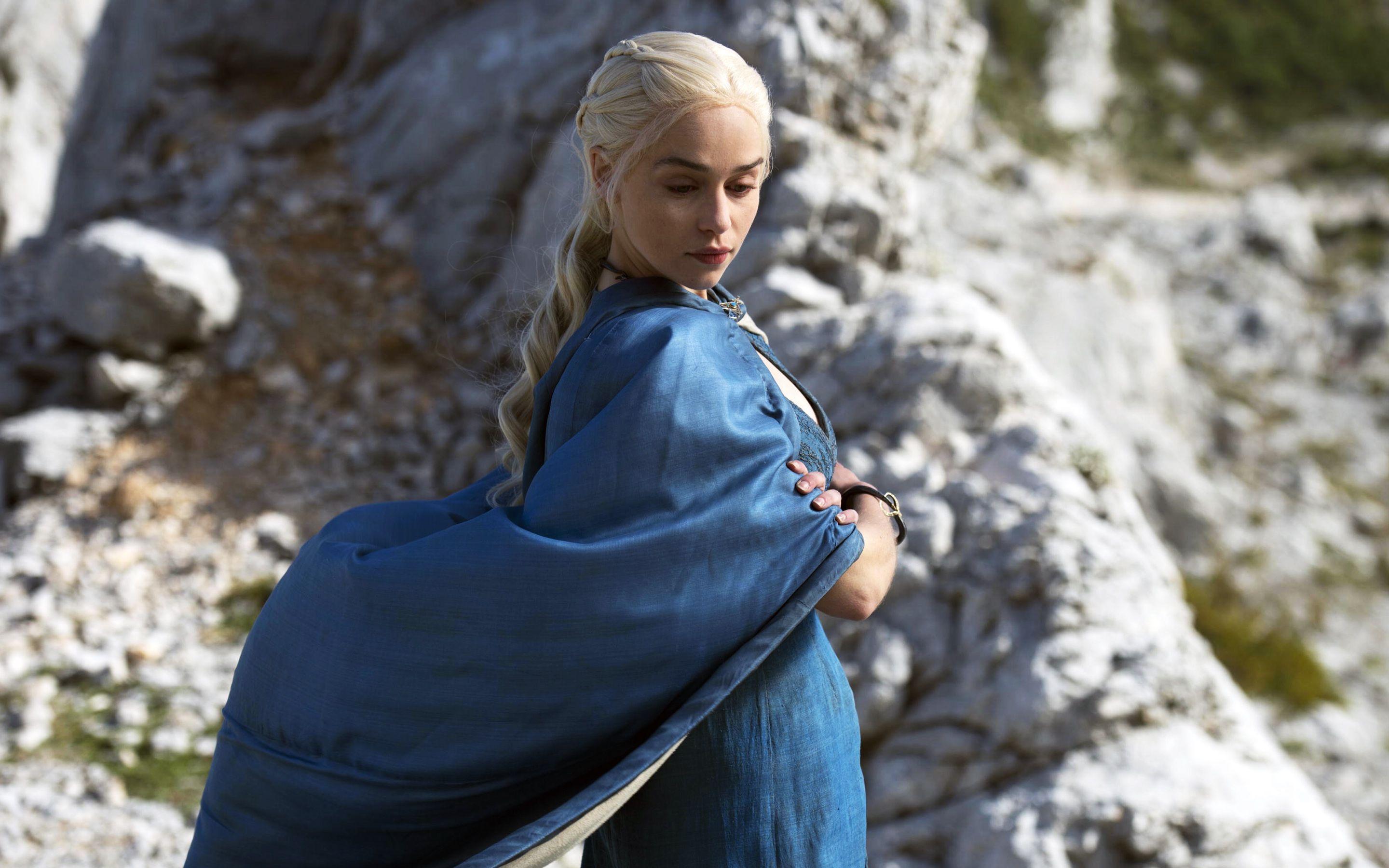 Daenerys Targaryen in Game of Thrones Wallpaper