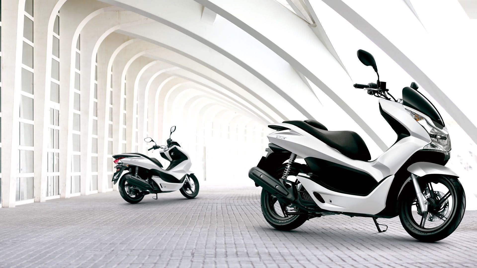 Honda Scooter. Download Wallpaper