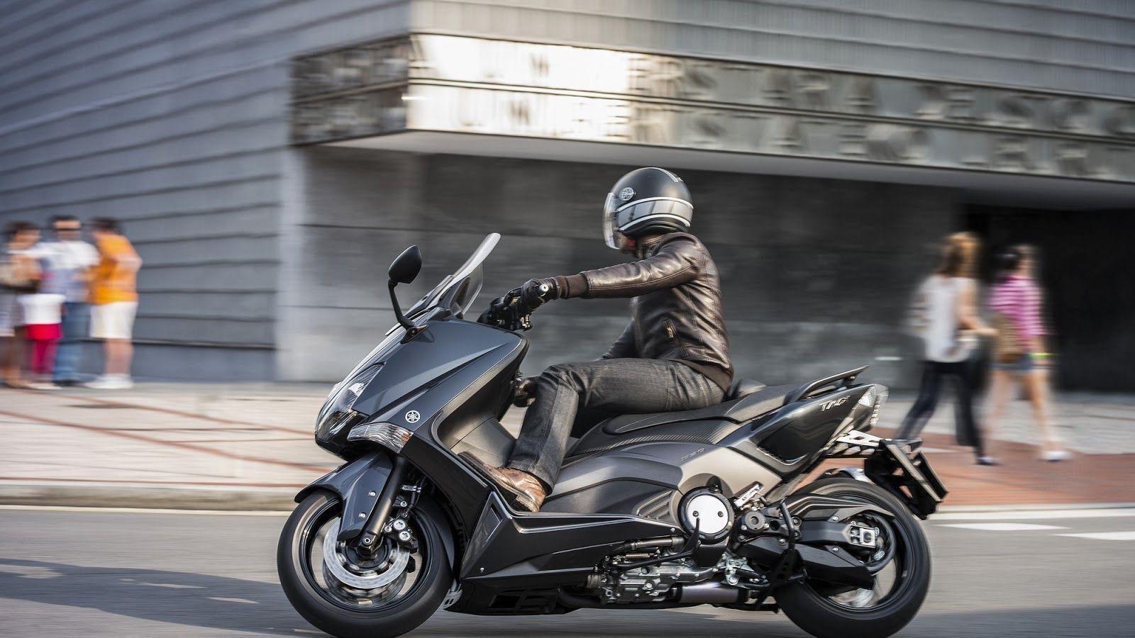 Bike & Cars HD Wallpaper: Yamaha TMAX Scooters HD Wallpaper