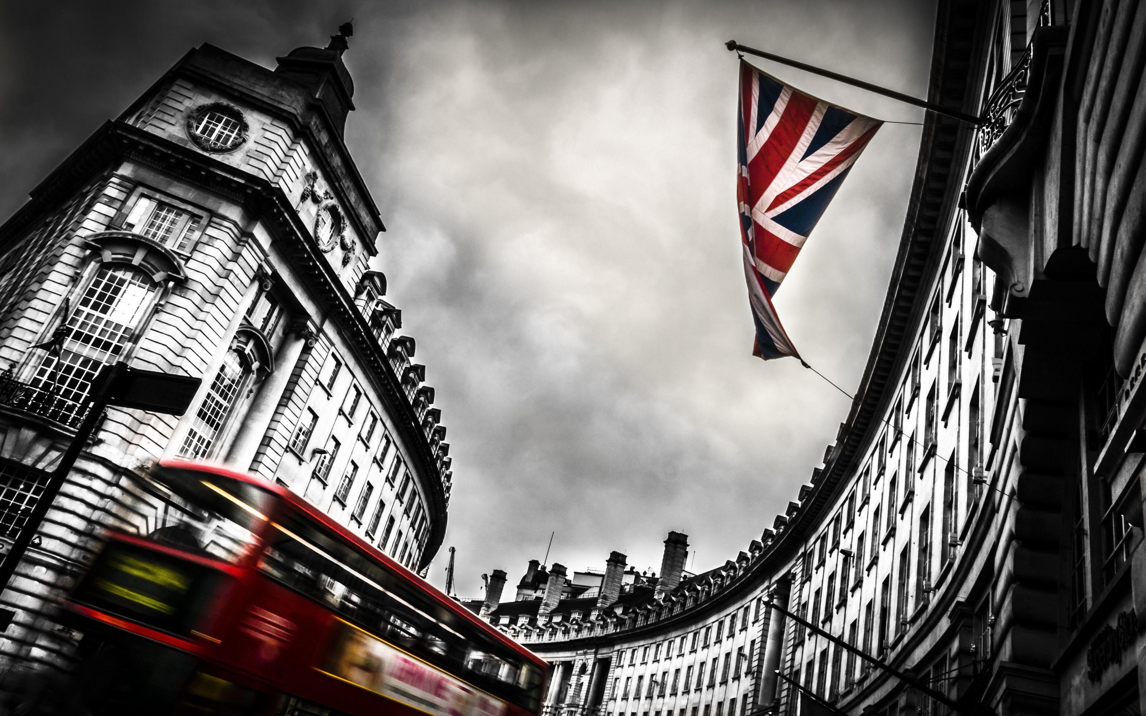 city, #flag, #selective coloring, #London, #buses, #Union Jack