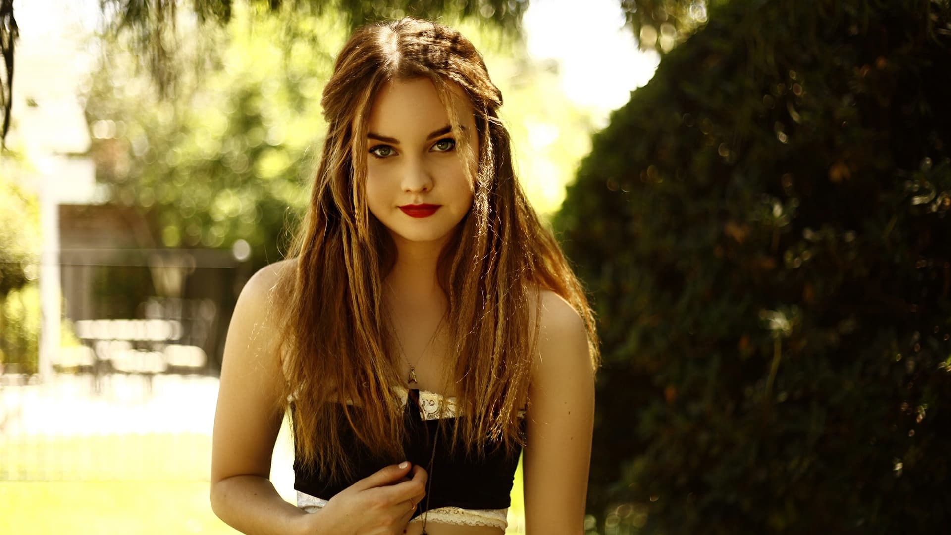 Liana Liberato wallpaper HD HIgh Quality Resolution Download