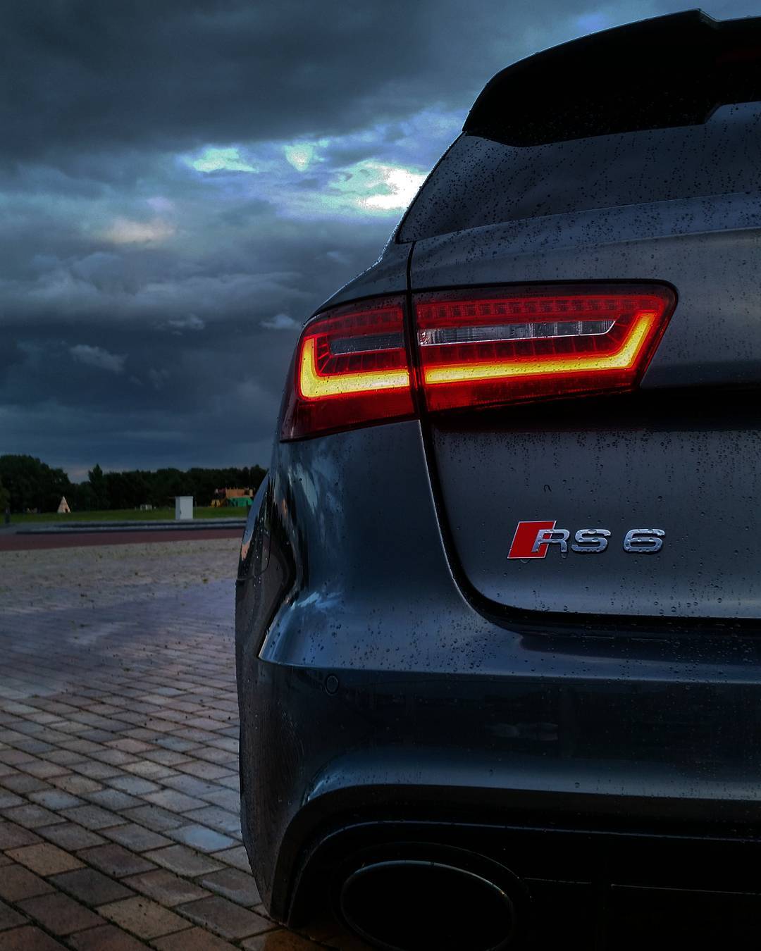 RS6 iPhone Background. Smartphone Car Wallpaper