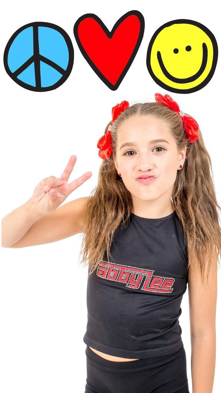 Mackenzie Ziegler Wallpapers - Wallpaper Cave