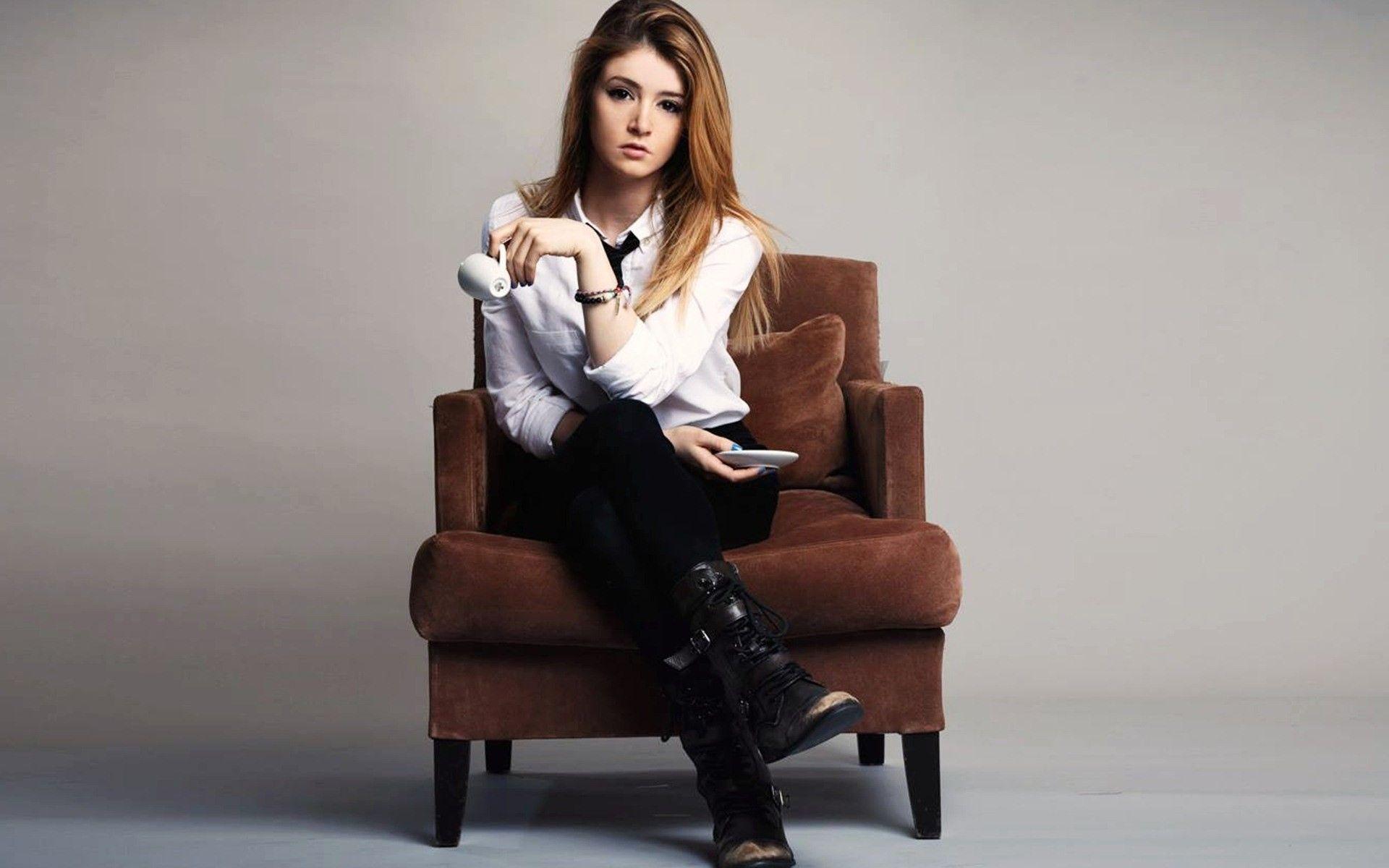 32+ Chrissy Costanza Wallpapers.