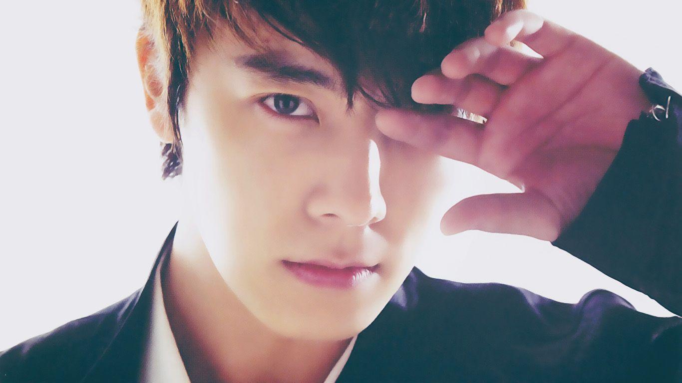 Super Junior's Donghae writes letter to fans for 9th anniversary