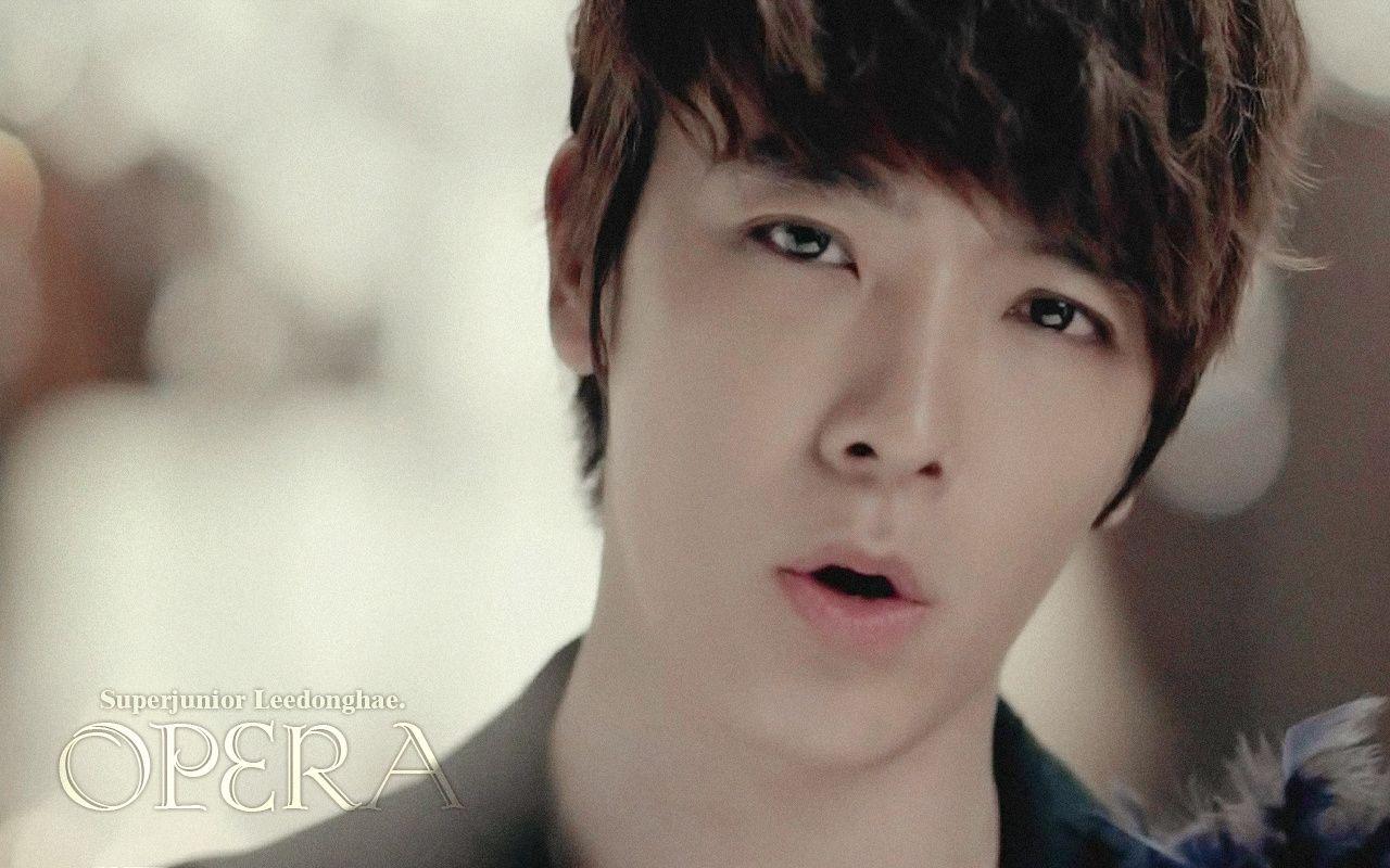 wallpaper: April 2007