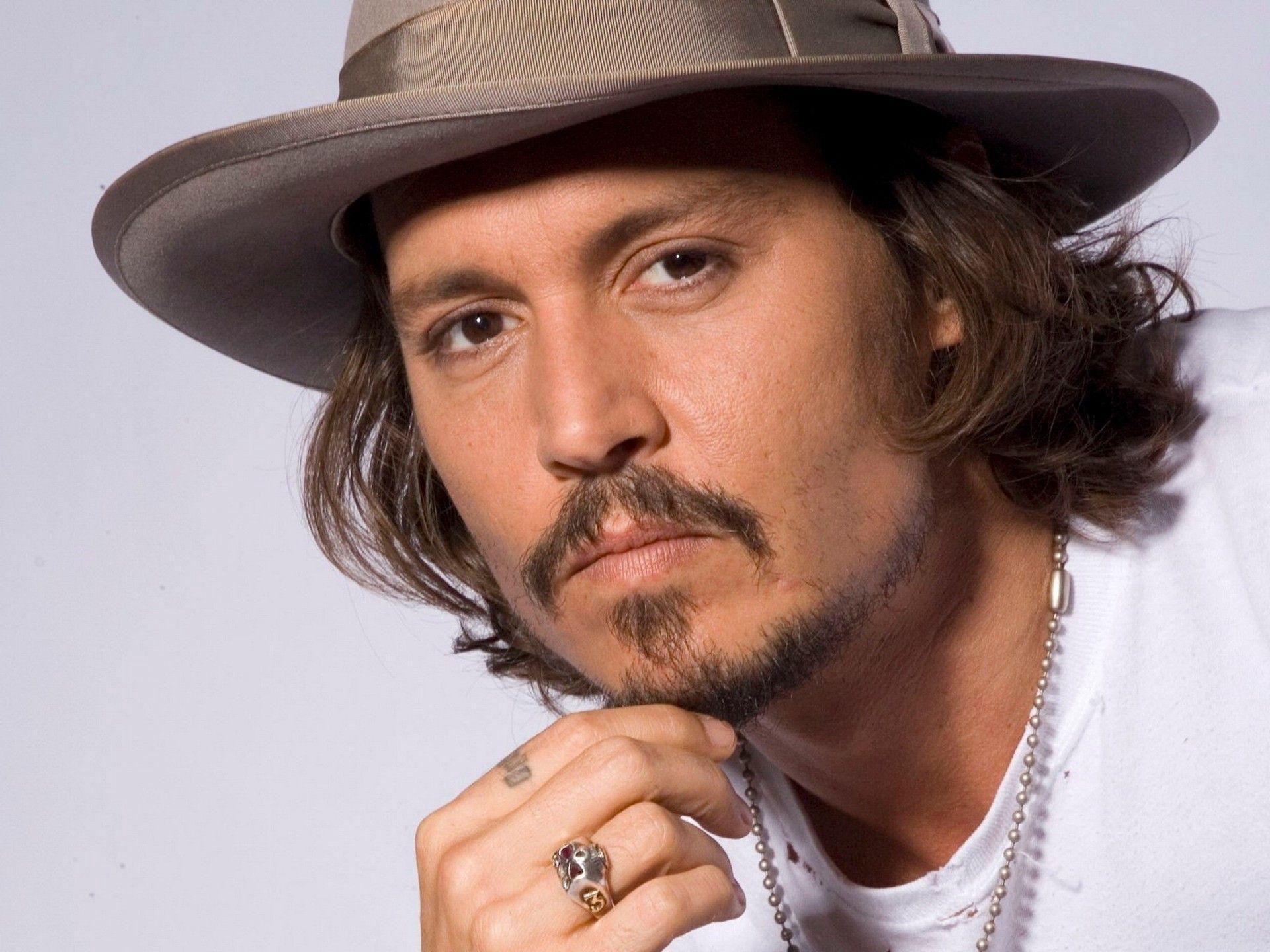 Free Download HD Wallpaper of Hollywood actor Johnny Depp