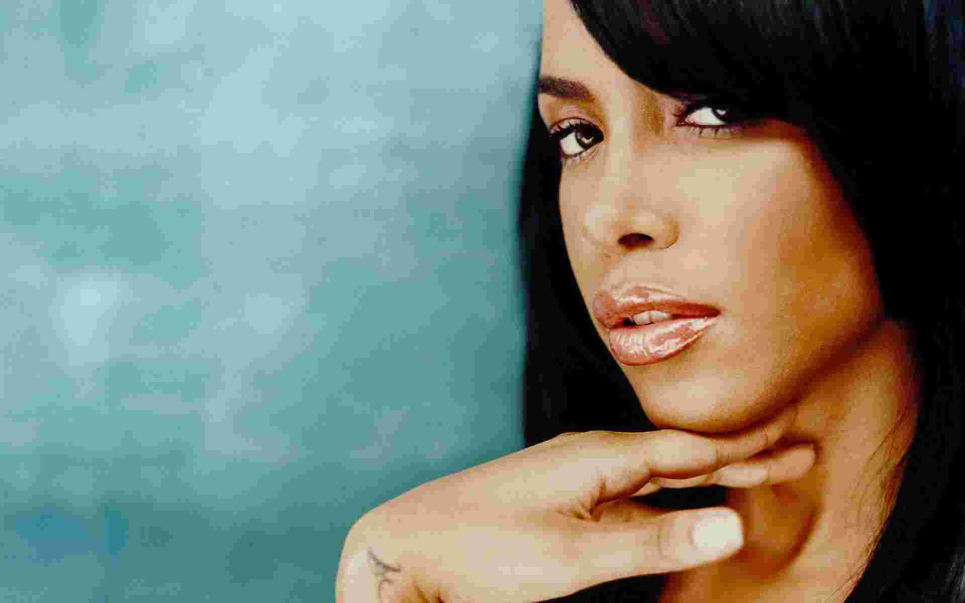 Aaliyah Background Free Download
