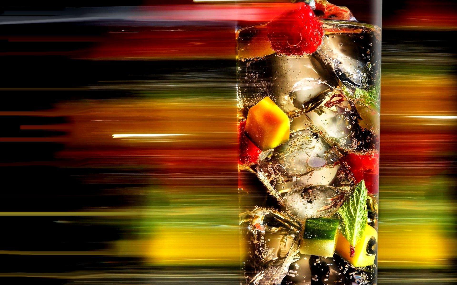 Refreshing Cocktail HD Wallpaper. photo